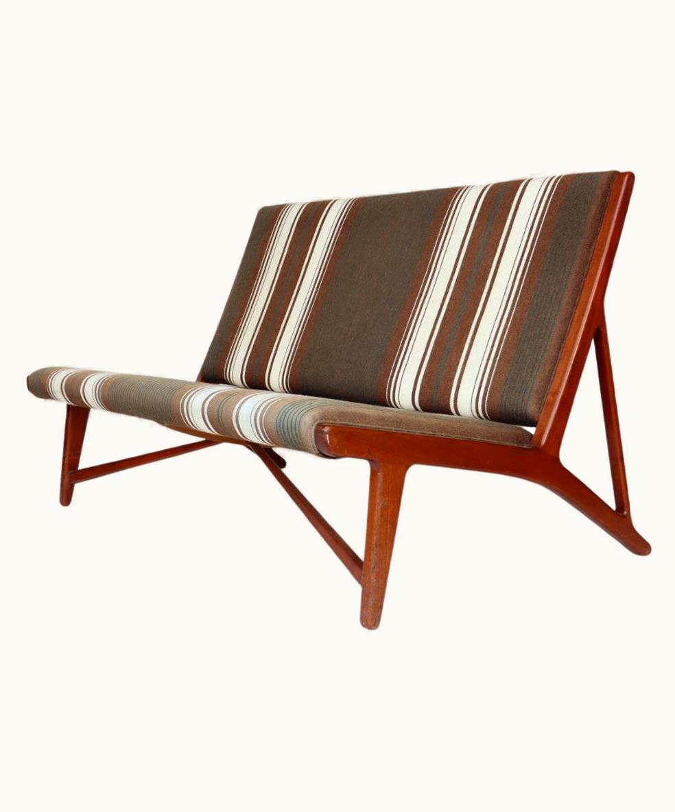 Hans J. Wegner Hans J. Wegner Rare Hans J. Wegner Settee For Johannes Hansen, Model JH 555