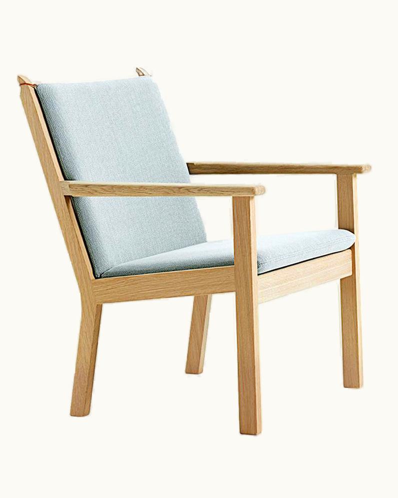 Hans J. Wegner Hans J. Wegner GE-284 Lounge Chair, Stained Oak