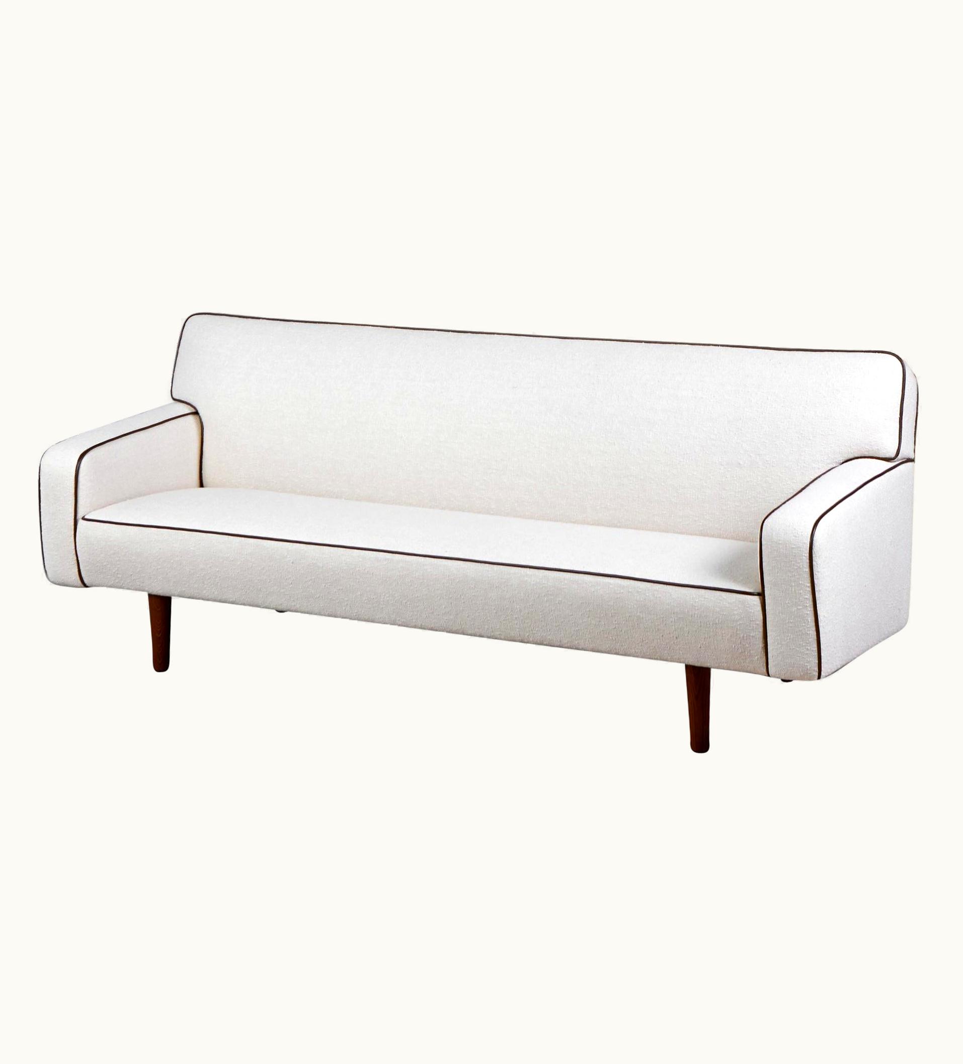 Hans J. Wegner Hans J. Wegner Sofa For A.P. Stolen