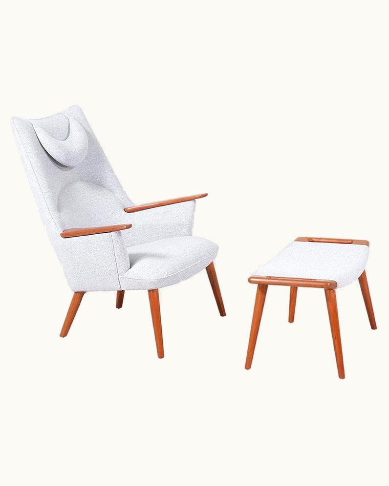 Hans J. Wegner Hans J. Wegner Mama Bear Lounge Chair For A.P. Stolen Original Scandinavian Wool