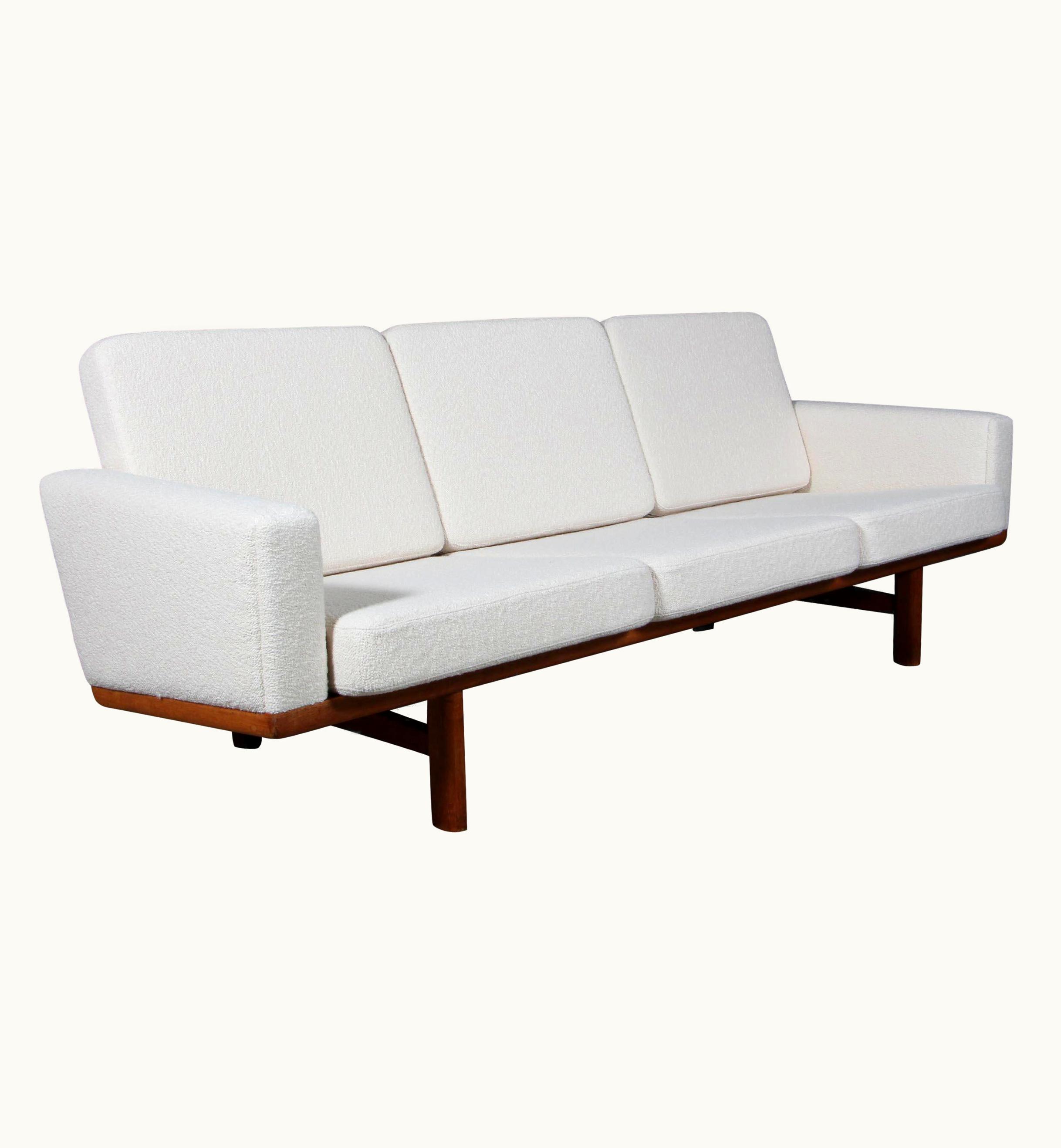 Hans J. Wegner Hans J. Wegner Three-Seat Sofa UZ0192147