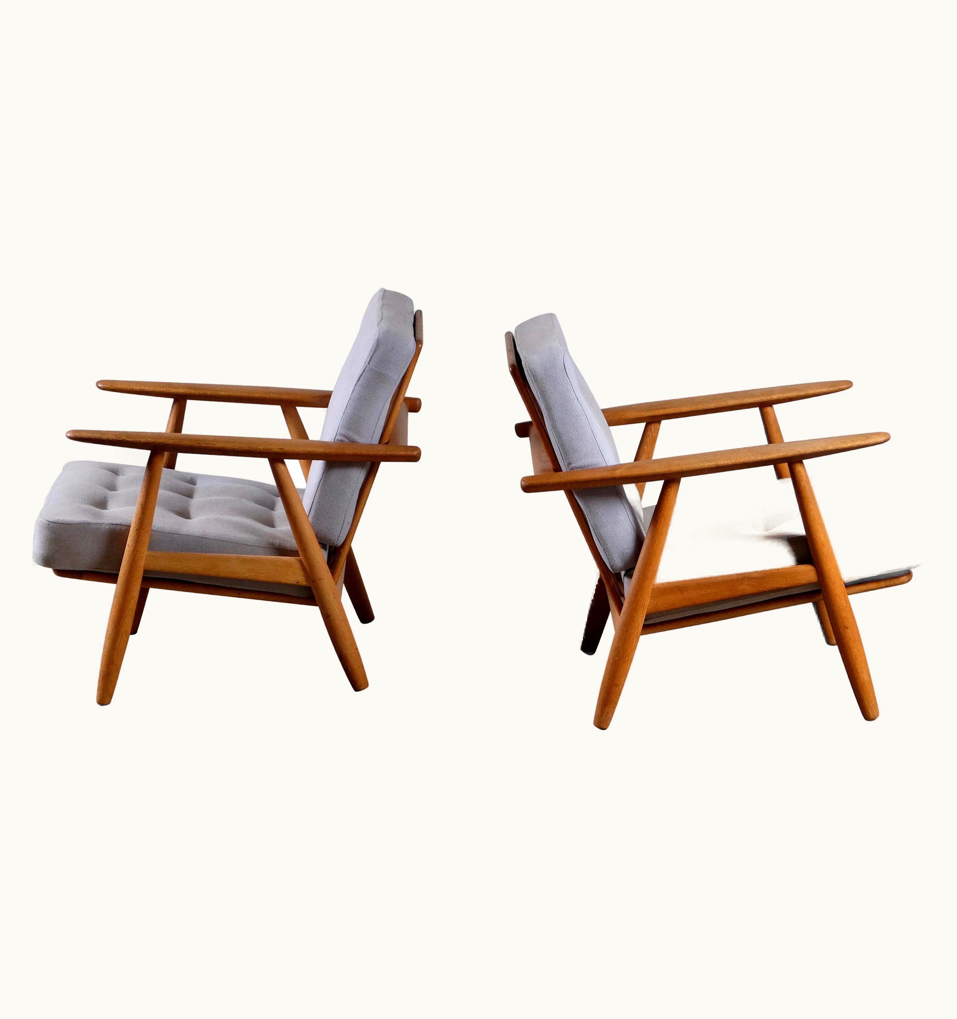 Hans J. Wegner Hans J. Wegner GE 240 Oak Cigar Easy Chairs, 1950s UZ0192157