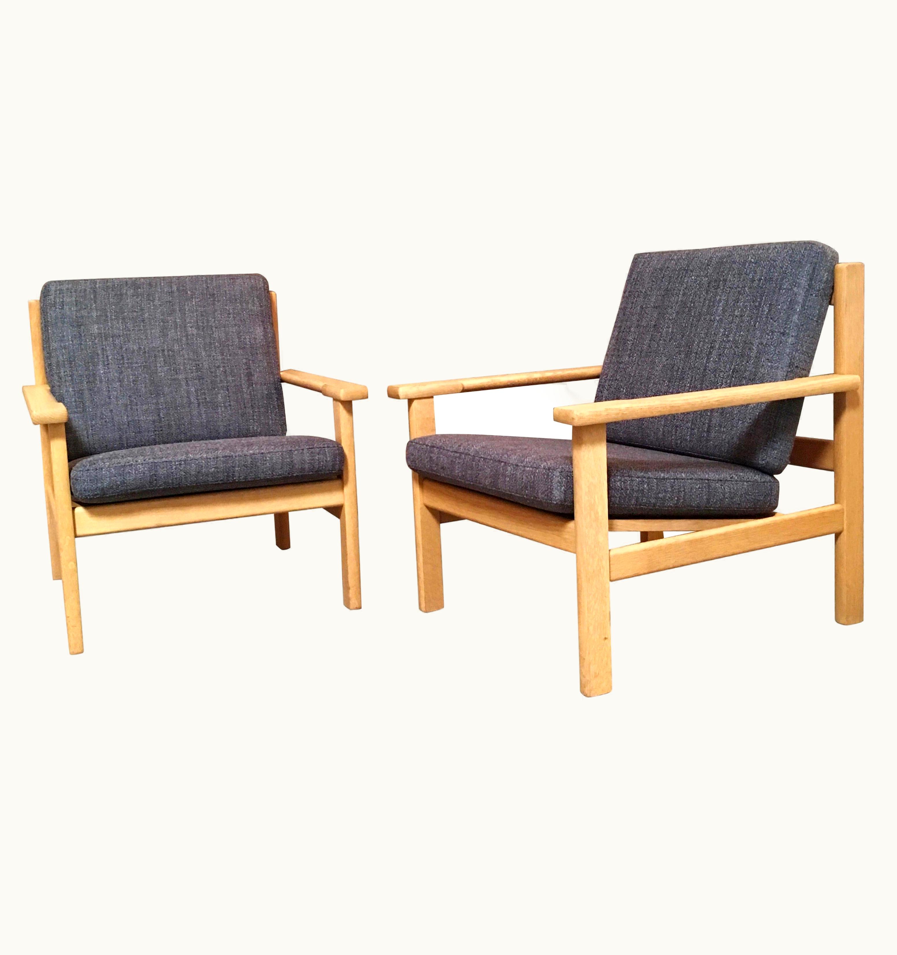 Hans J. Wegner Hans J. Wegner Pair Of Hans Wegner Lounge Chairs In Oak