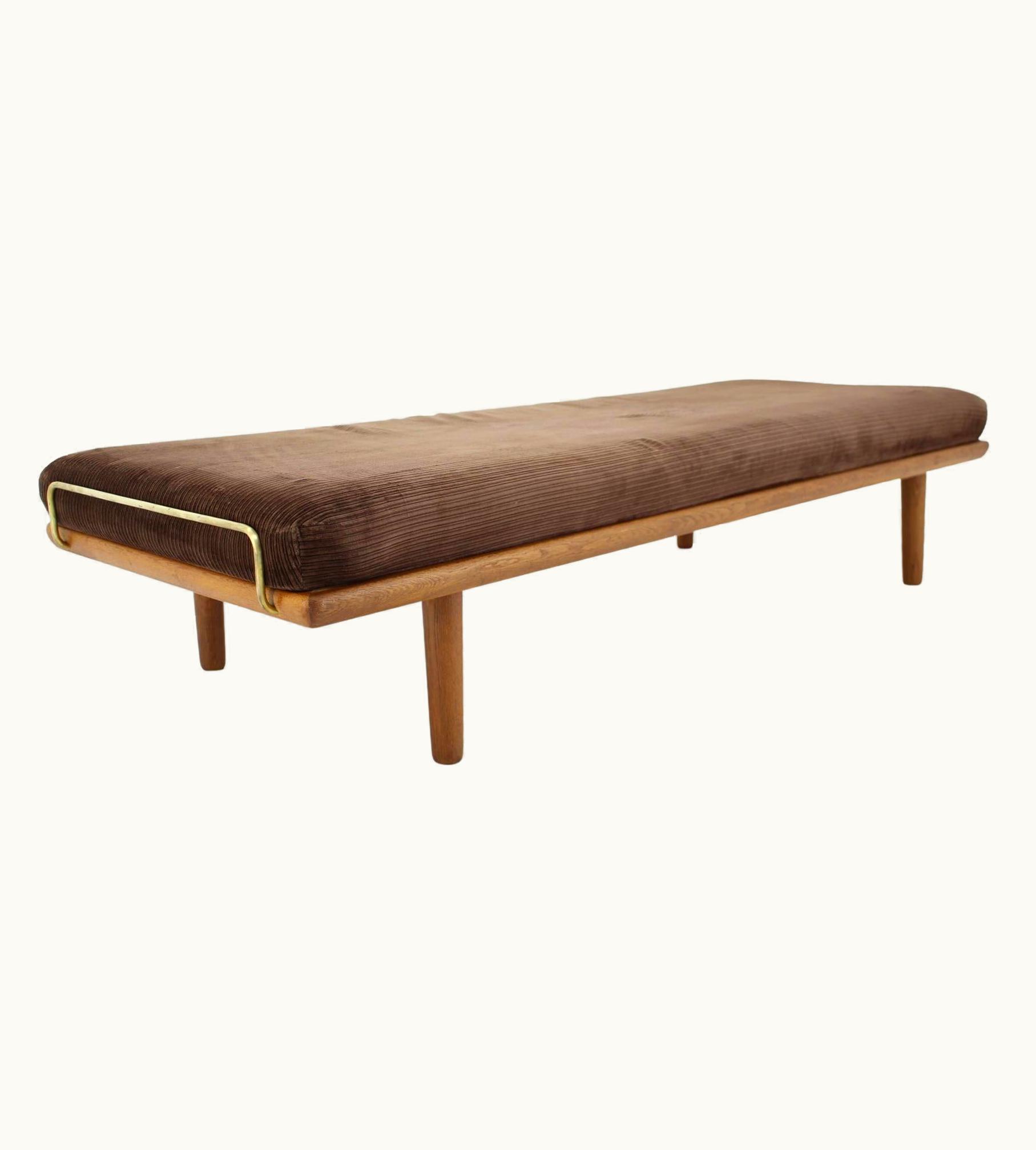 Hans J. Wegner Hans J. Wegner 1950s Hans J Wegner Daybed Model Ge19 By GETAMA, Denmark