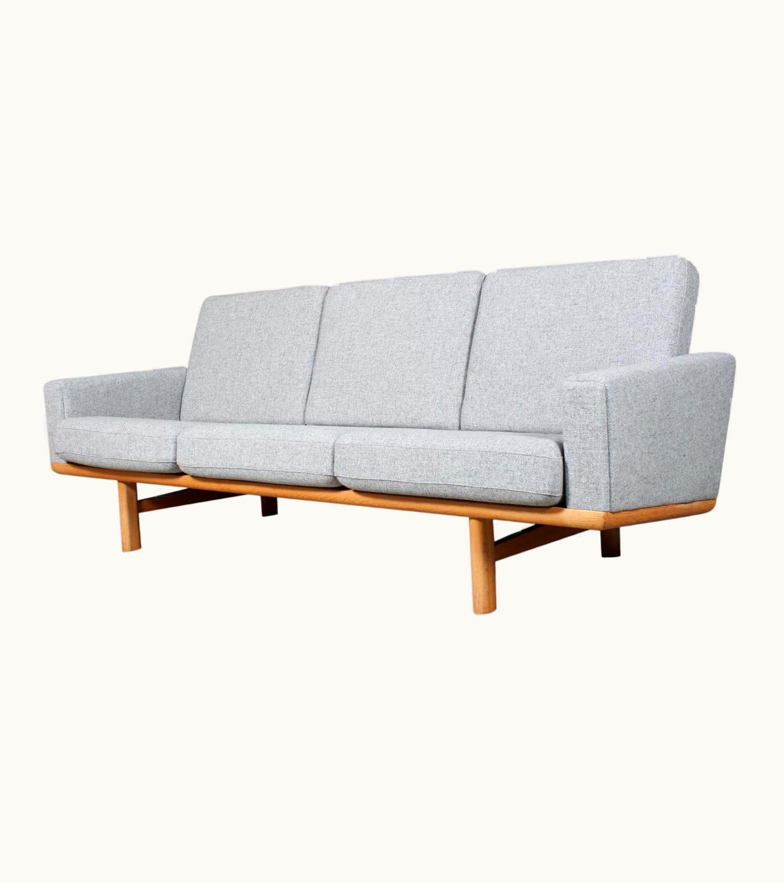 Hans J. Wegner Hans J. Wegner Three-Seat Sofa UZ0192170
