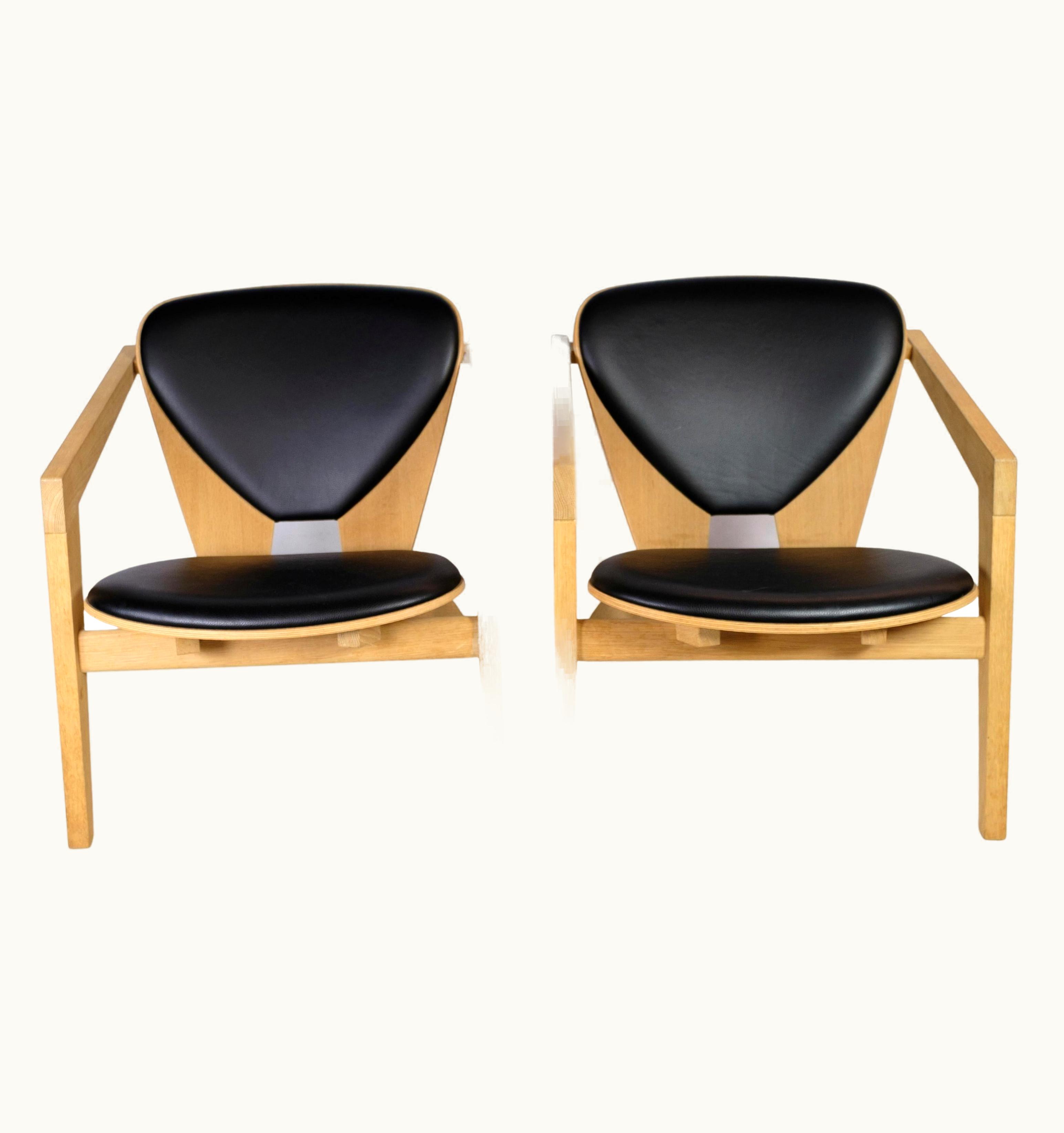 Hans J. Wegner Hans J. Wegner, "Ge 460" Armchair, Black Leather, GETAMA, Designed, 1977