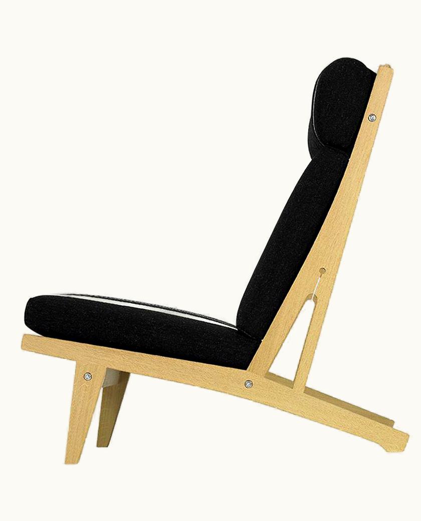 Hans J. Wegner Hans J. Wegner GE-375 Lounge Chair, Lacquered Oak
