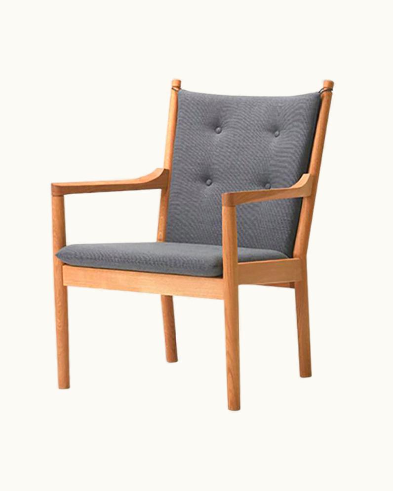 Hans J. Wegner Hans J. Wegner 1788 Easy Chair, Oiled Oak And Fabric UZ0192218