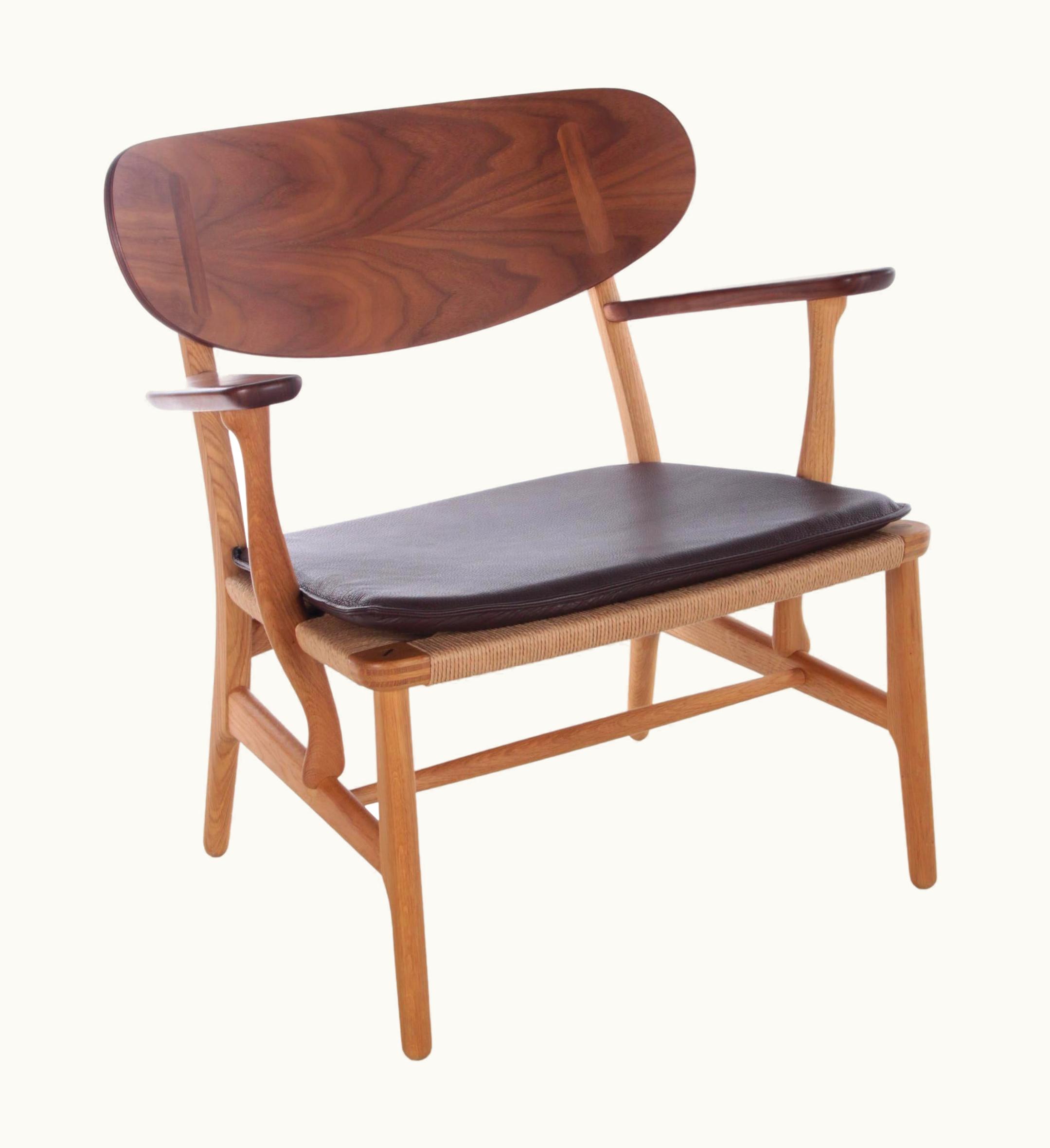 Hans J. Wegner Hans J. Wegner Model Ch22 Lounge Chair By Hans J. Wegner For Carl Hansen & Søn