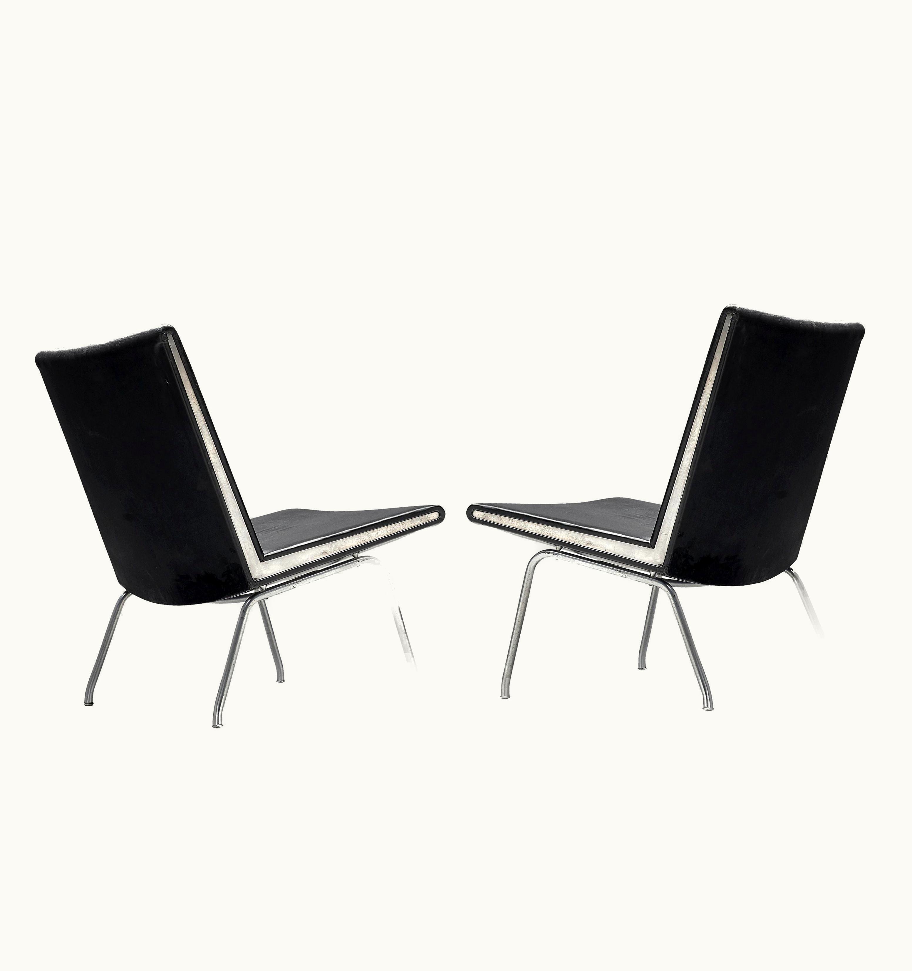 Hans J. Wegner Hans J. Wegner Pair Of 'Airport Slipper' Chairs In Leather And Steel