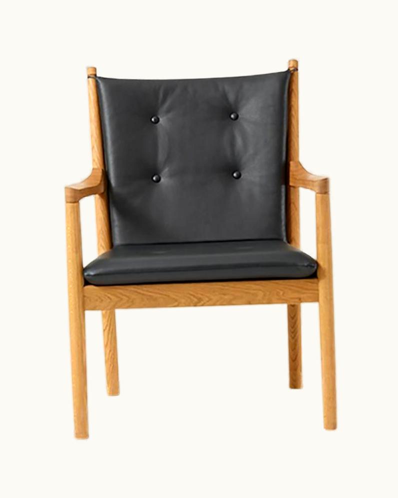 Hans J. Wegner Hans J. Wegner 1788 Easy Chair, Oiled Oak And Fabric UZ0192293