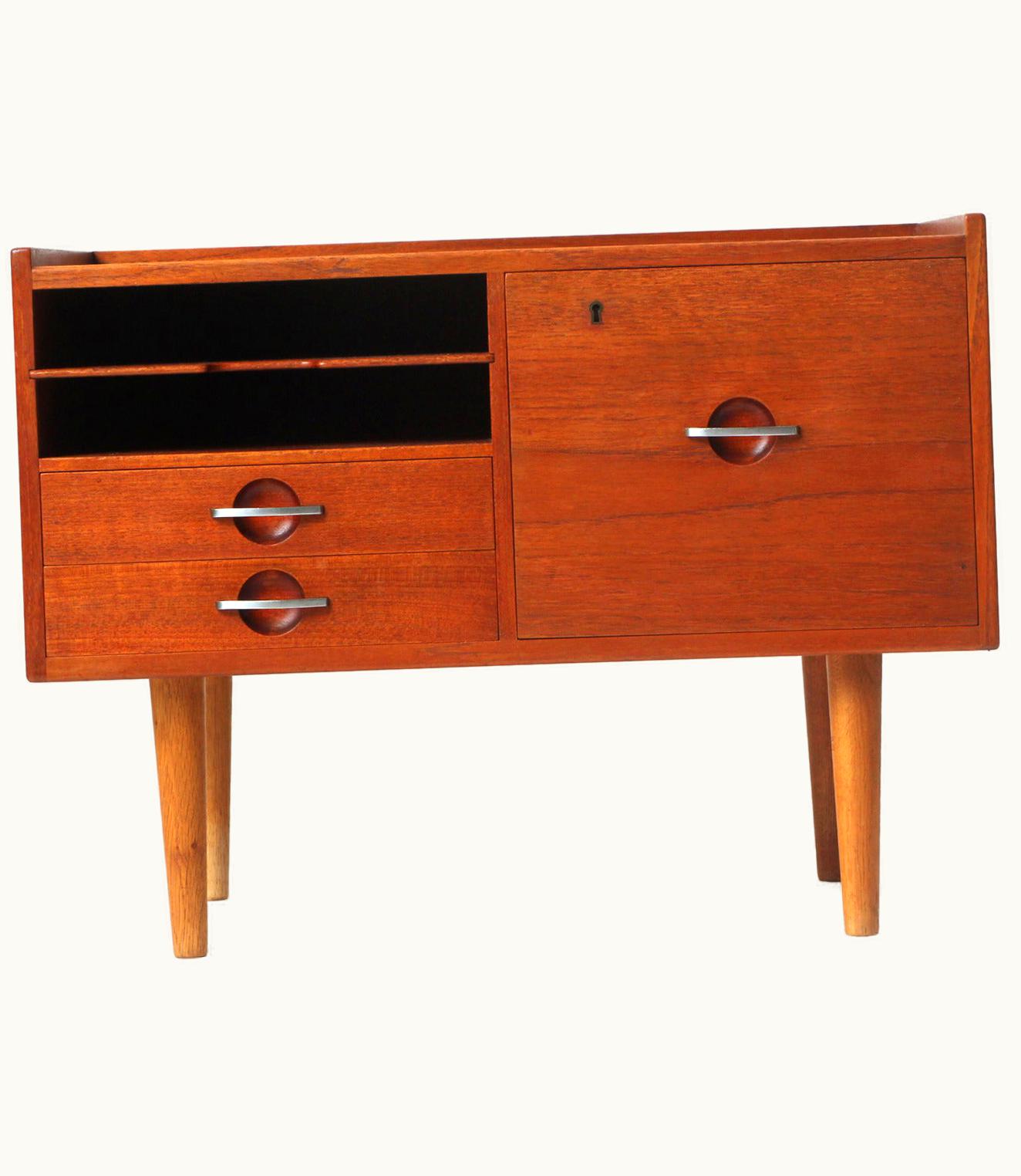 Hans J. Wegner Hans J. Wegner 'Telephone Table' By Hans J. Wegner