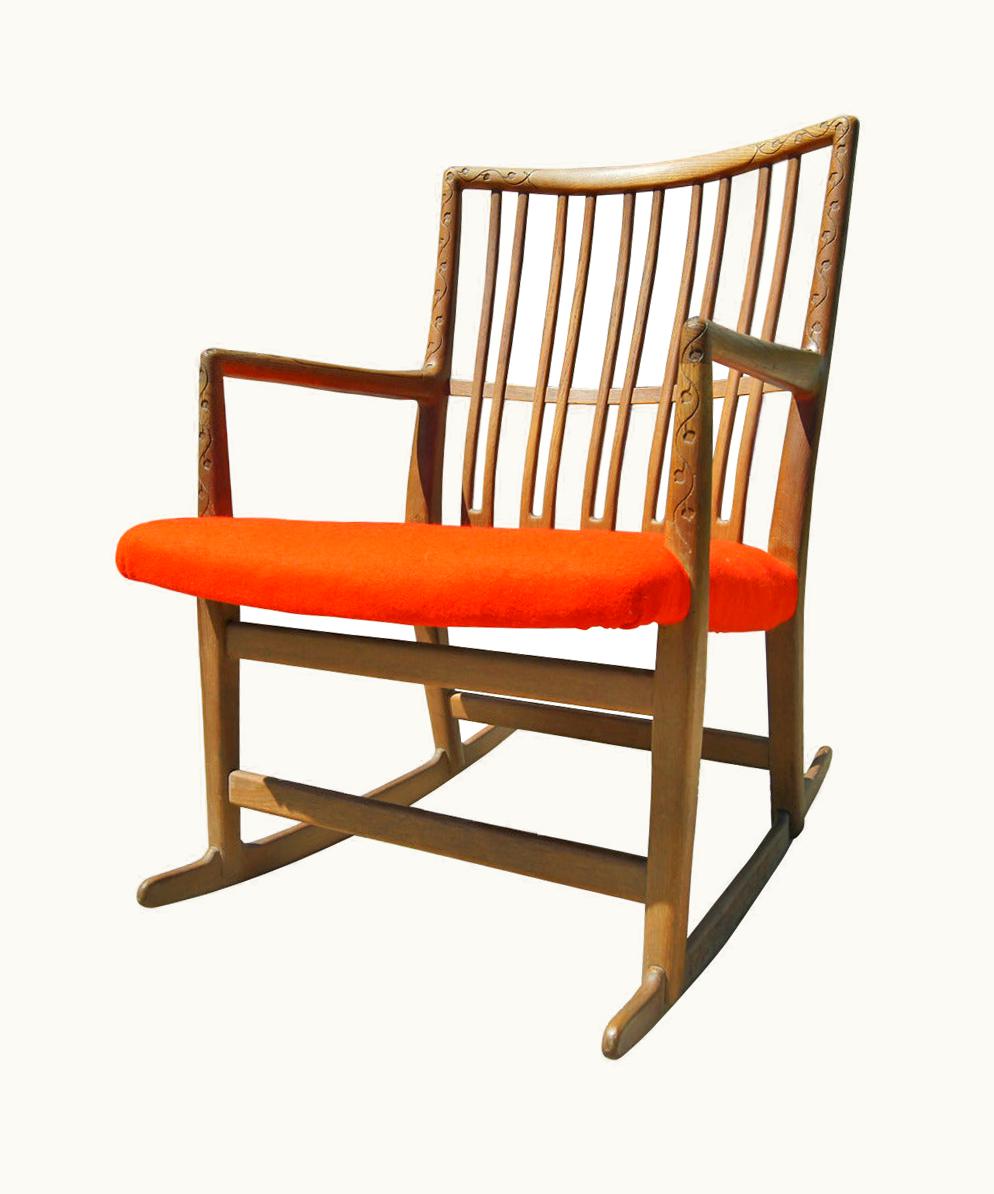 Hans J. Wegner Hans J. Wegner Early ML-33 Oak Rocking Chair With Carvings By Hans Wegner For Mikael Laursen