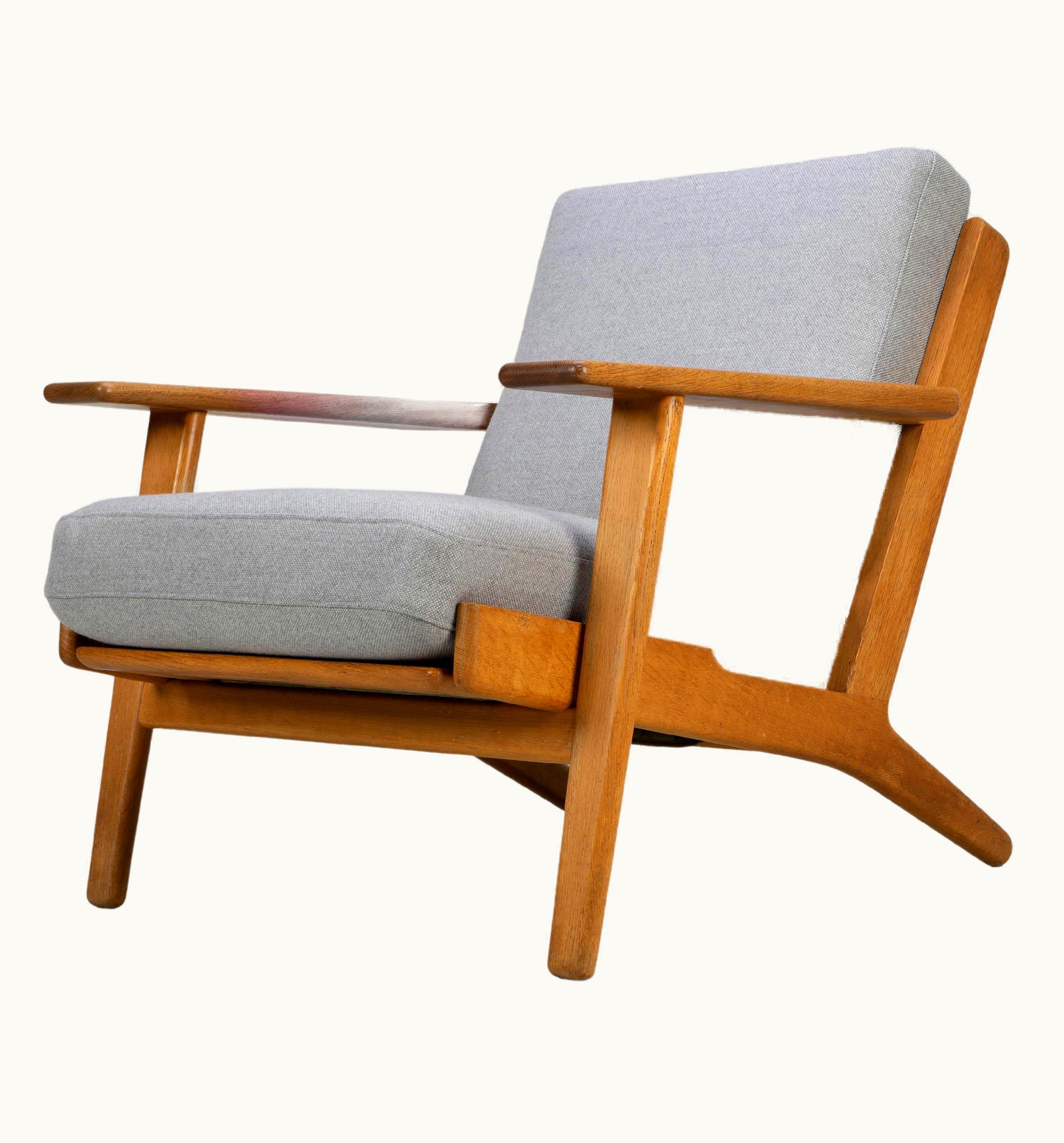 Hans J. Wegner Hans J. Wegner Lounge Easy Chair By Hans Wegner GETAMA GE 290, Oak Denmark 1960s
