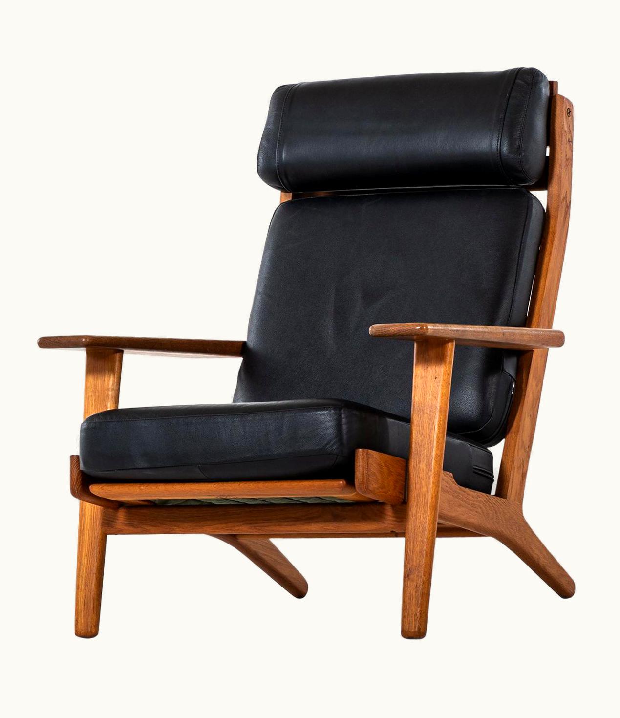 Hans J. Wegner Hans J. Wegner Easy Chair Model GE-290 By GETAMA In Denmark