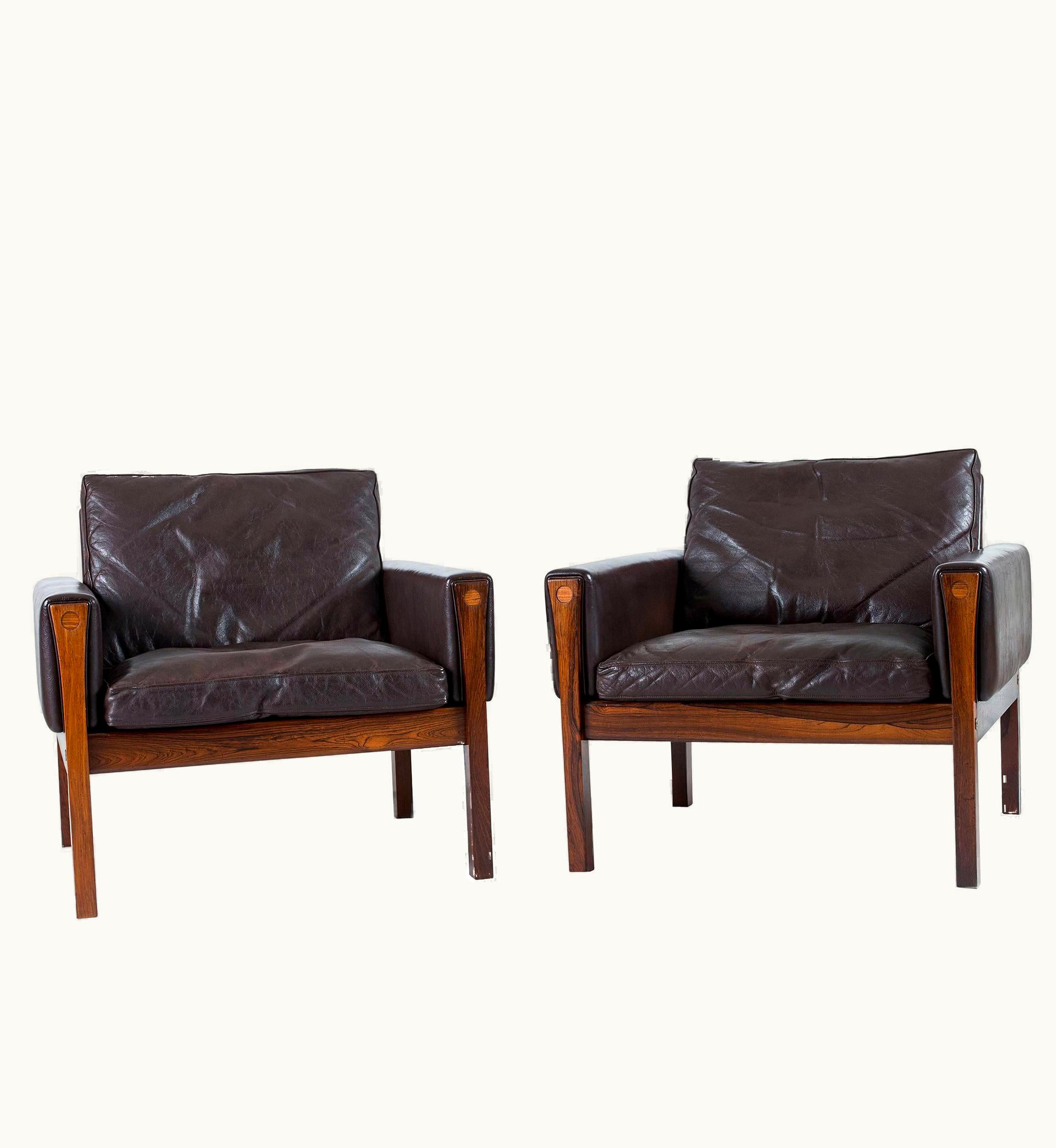 Hans J. Wegner Hans J. Wegner Pair Of Hans Wegner AP 62 Lounge Chairs
