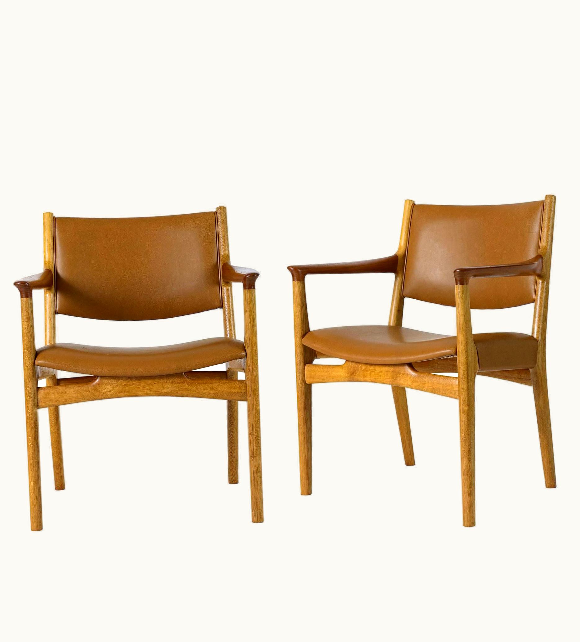Hans J. Wegner Hans J. Wegner Pair Of Hans Wegner Jh-525 Armchairs