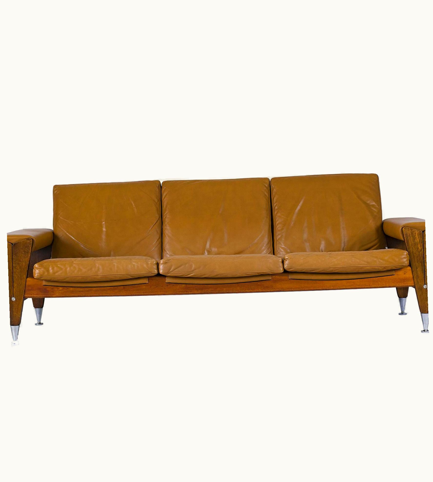 Hans J. Wegner Hans J. Wegner GE 500 Sofa