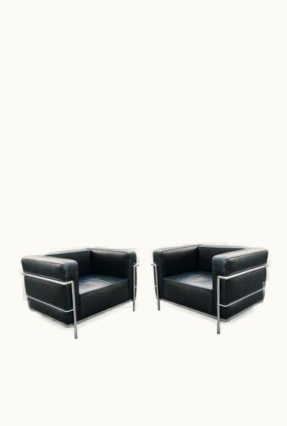 Le Corbusier Le Corbusier Pair Le Corbusier LC8 Grand Confort Lounge Chairs Black Leather Chromed Steel