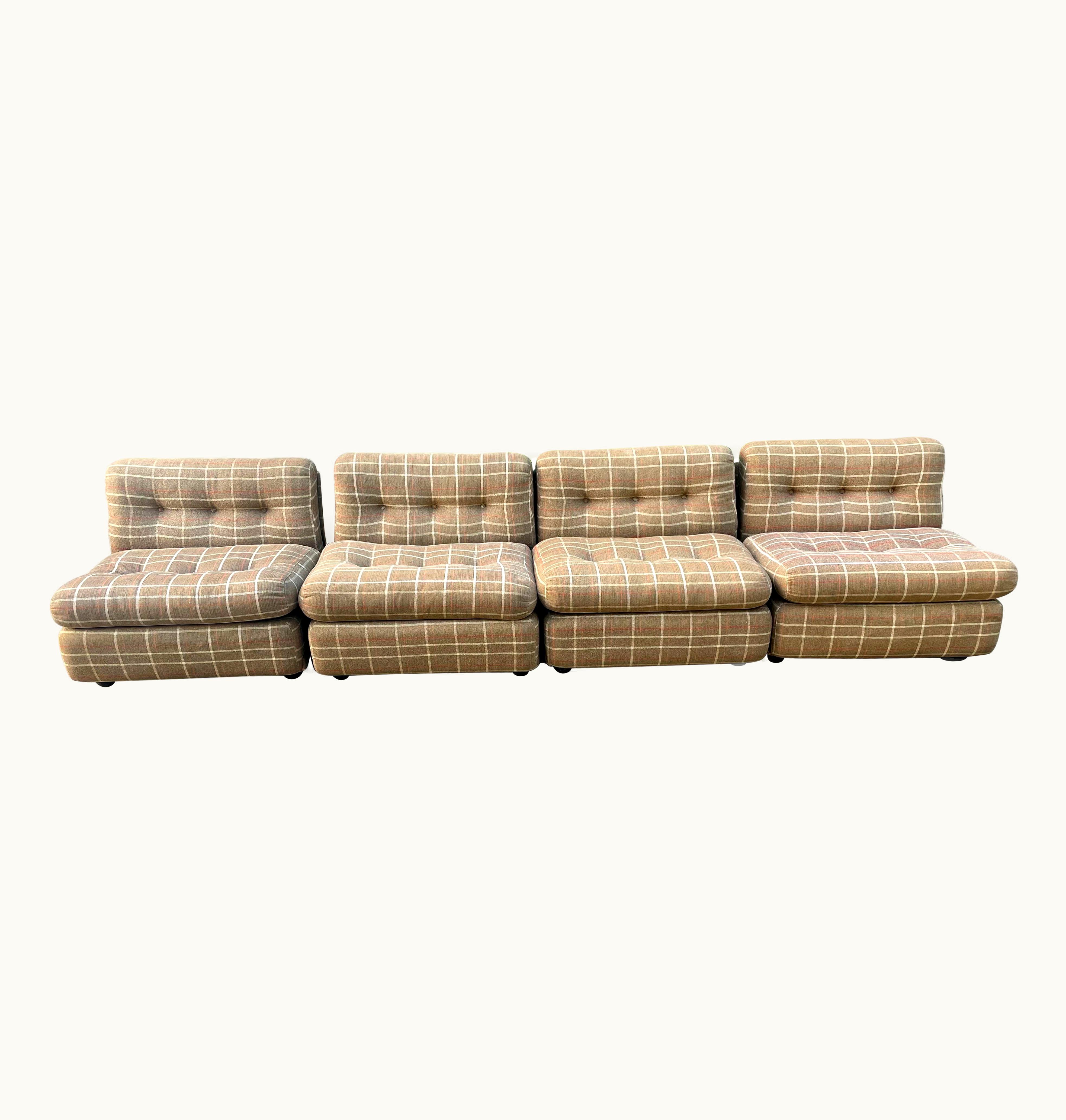 Mario Bellini Mario Bellini 'Amanta' Modular Sofa In Original Beige Striped Fabric, 1966