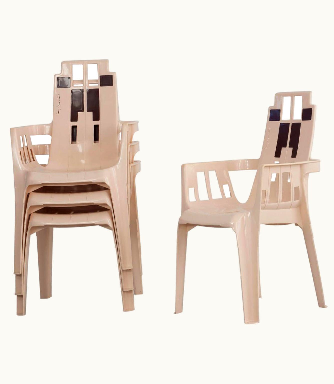Pierre Paulin Pierre Paulin Set Of 4 Stackable Plastic Chairs By Pierre Paulin For Henry Massonnet