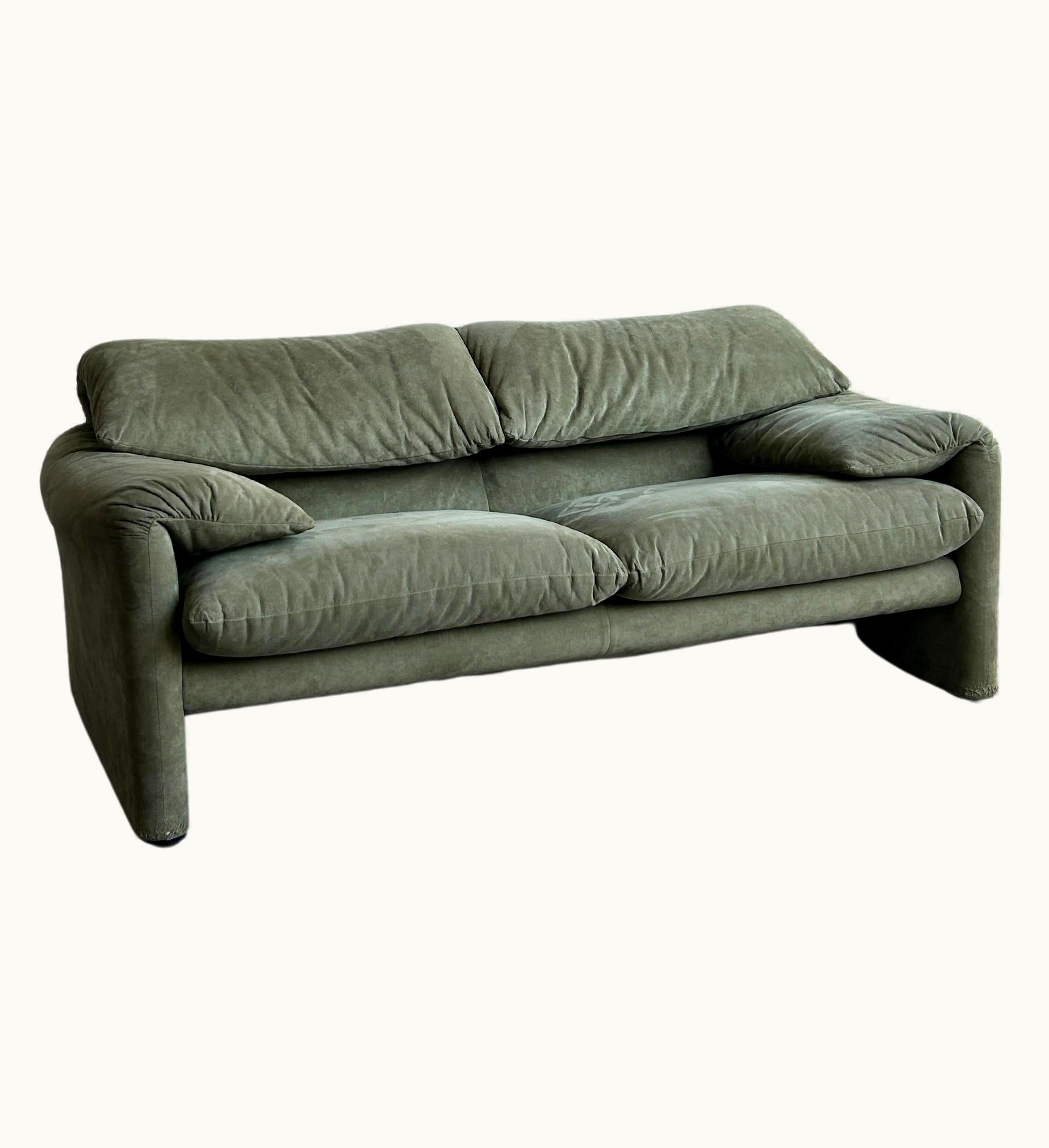 VIco Magistretti VIco Magistretti Vintage 'Maralunga' Two-Seater Sofa By VIco Magistretti For Cassina
