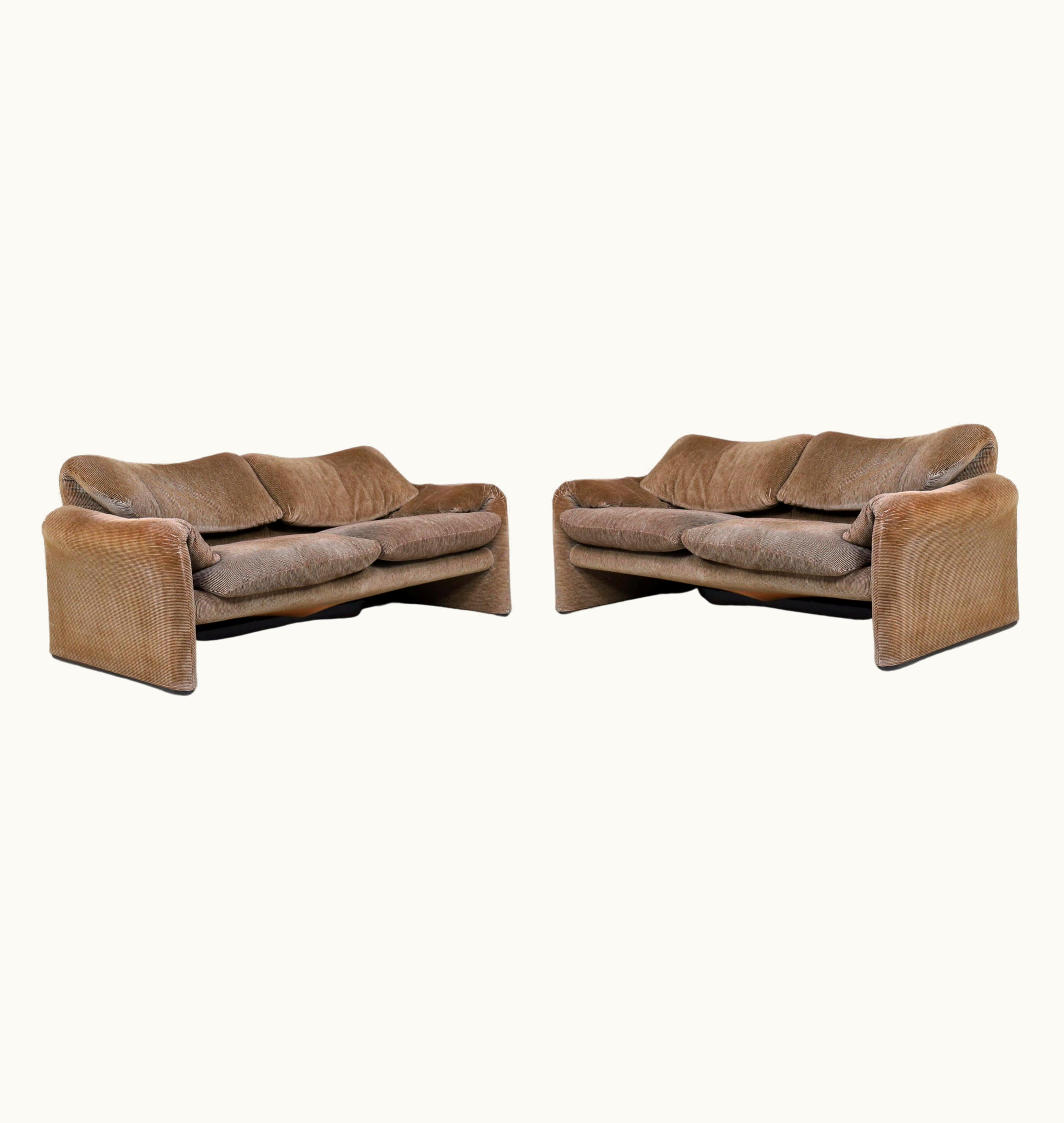 VIco Magistretti VIco Magistretti Maralunga Sofas By VIco Magistretti For Cassina, 1970s