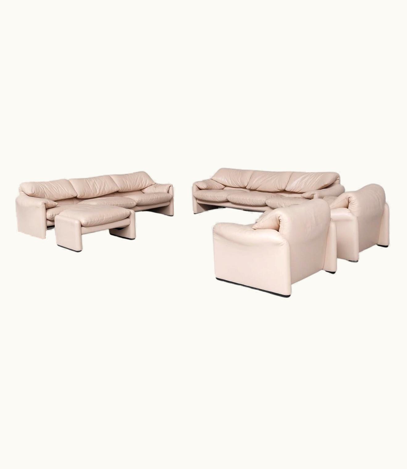 VIco Magistretti VIco Magistretti VIco Magisretti 'Maralunga' Suite Of Sofas And Armchairs For Cassina