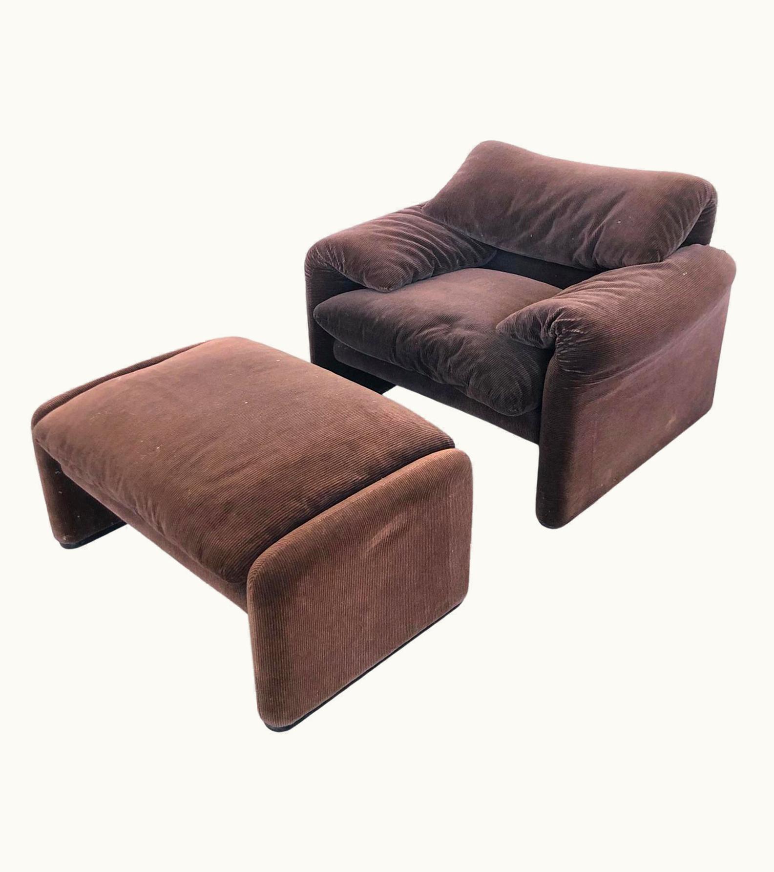 VIco Magistretti VIco Magistretti Maralunga Italian Midcentury Armchair From The Seventies