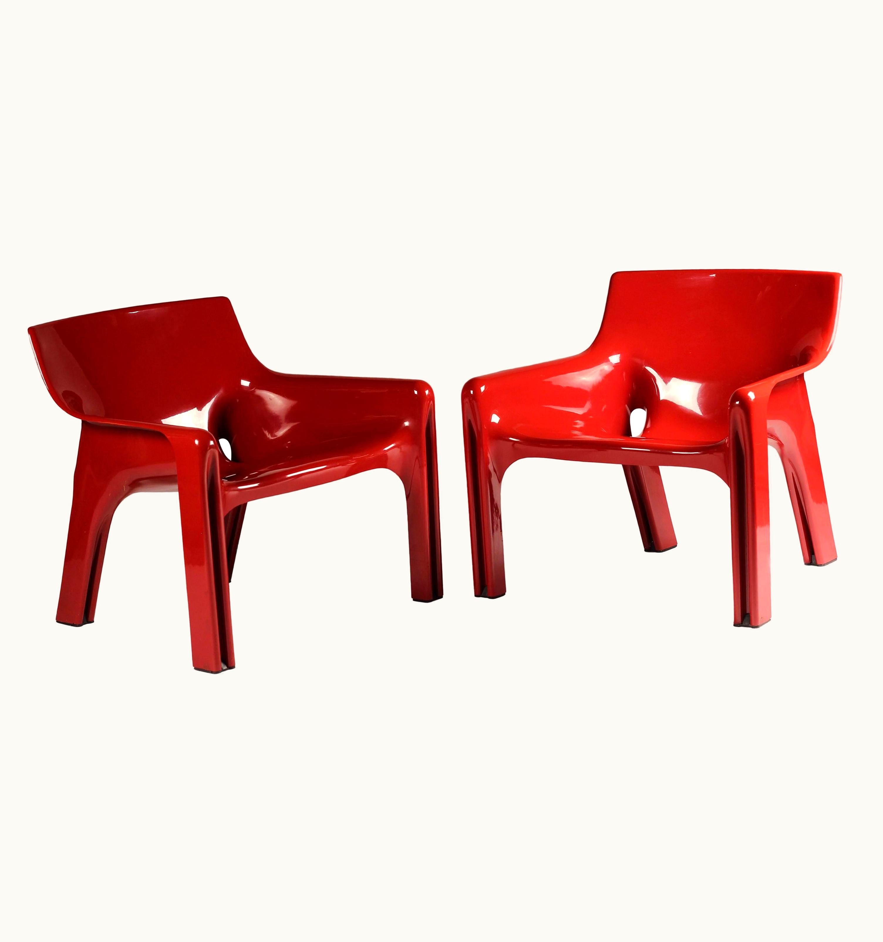 VIco Magistretti VIco Magistretti Pair Of Red VIcario Lounge Chairs Design By VIco Magistretti Made By Artemide UZ0194837