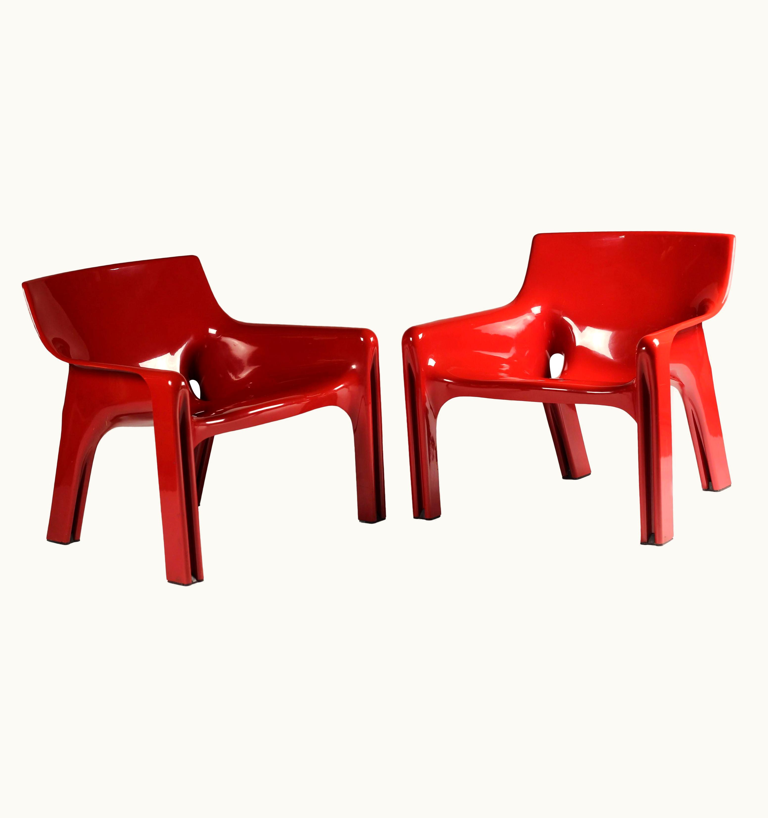VIco Magistretti VIco Magistretti Pair Of Red VIcario Lounge Chairs Design By VIco Magistretti Made By Artemide UZ0194848