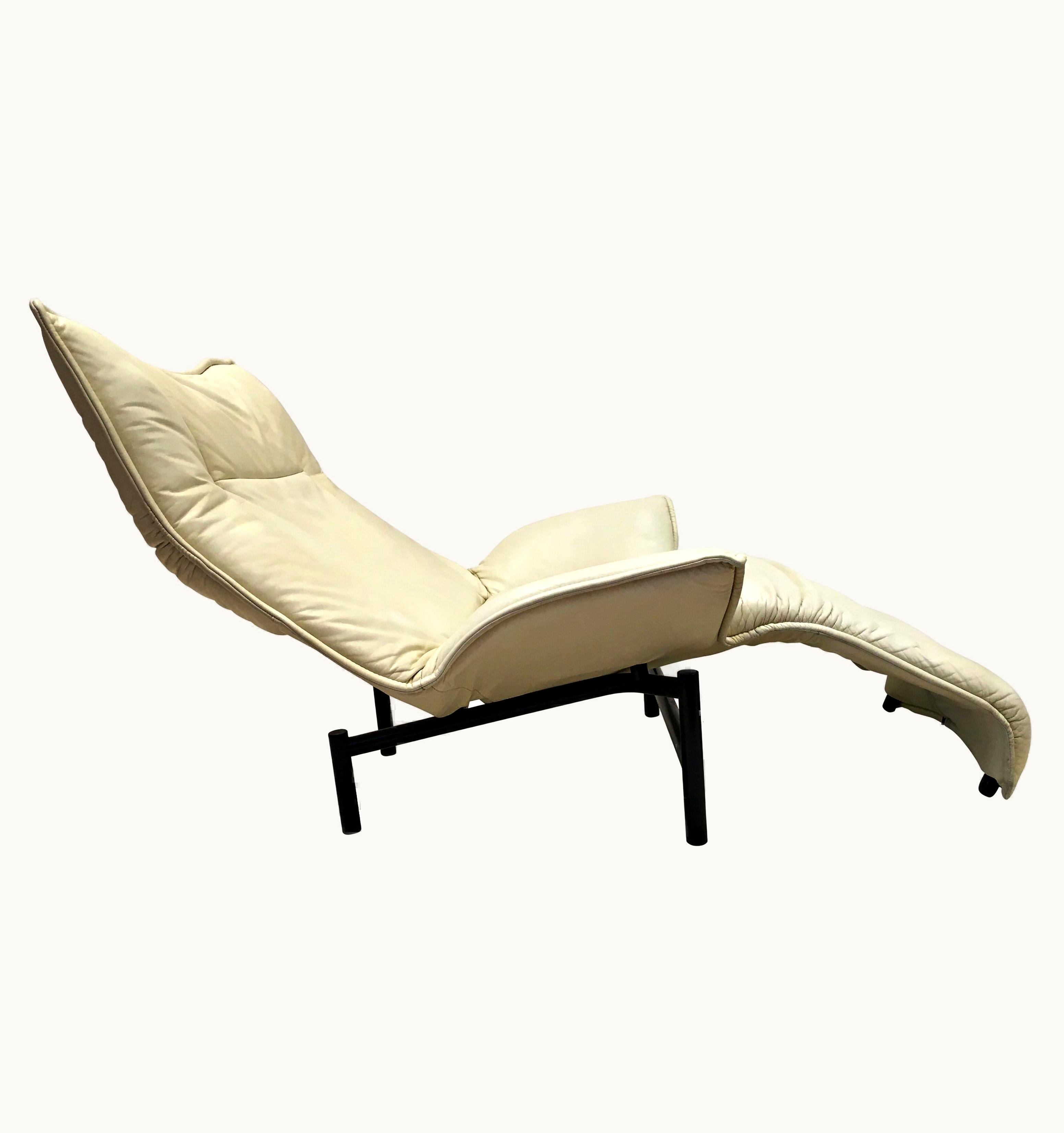 VIco Magistretti VIco Magistretti Lounge Chair 'White' By VIco Magistretti For Cassina