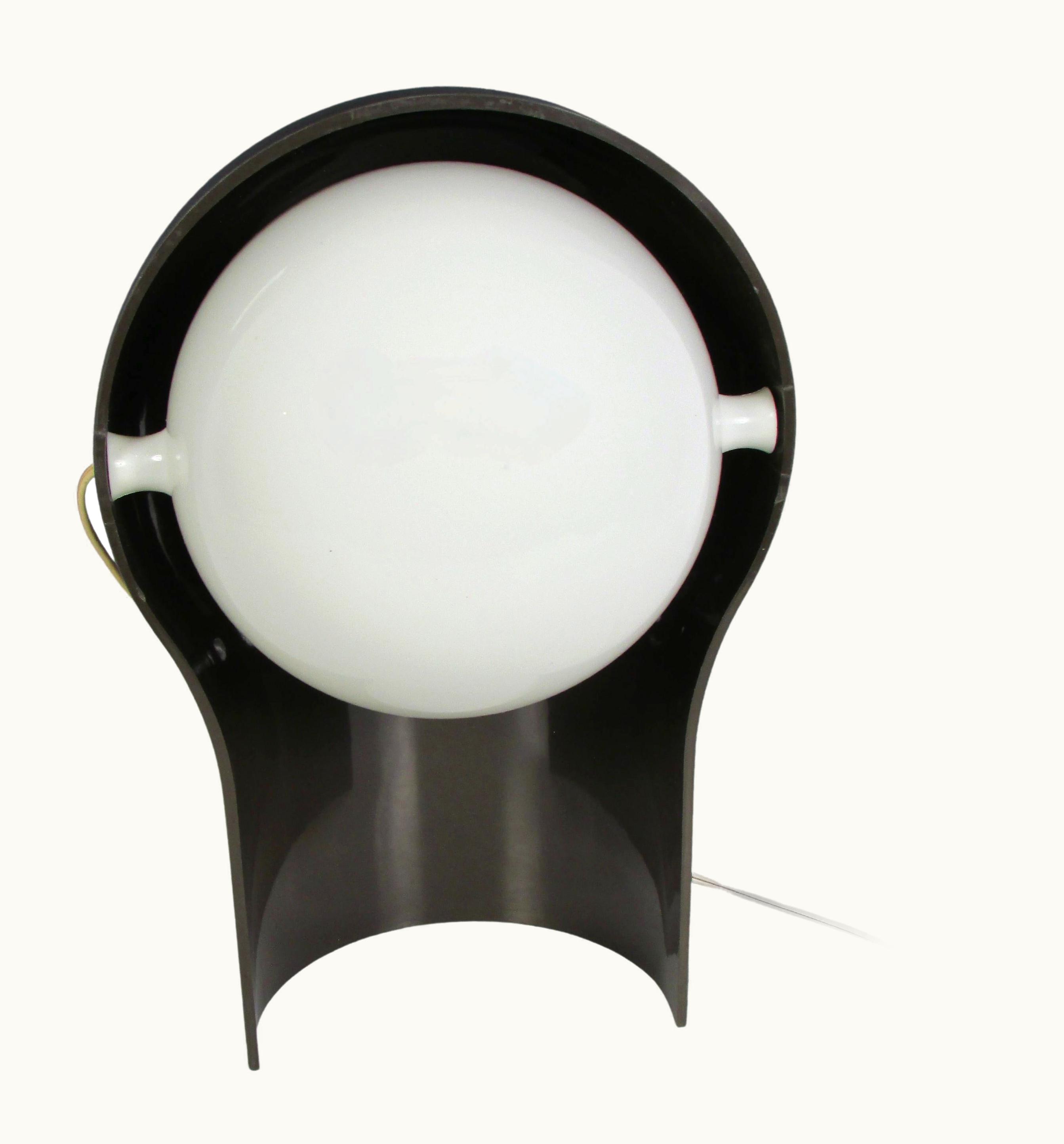 VIco Magistretti VIco Magistretti Artemide 1960s Adjustable Telegono Table Lamp