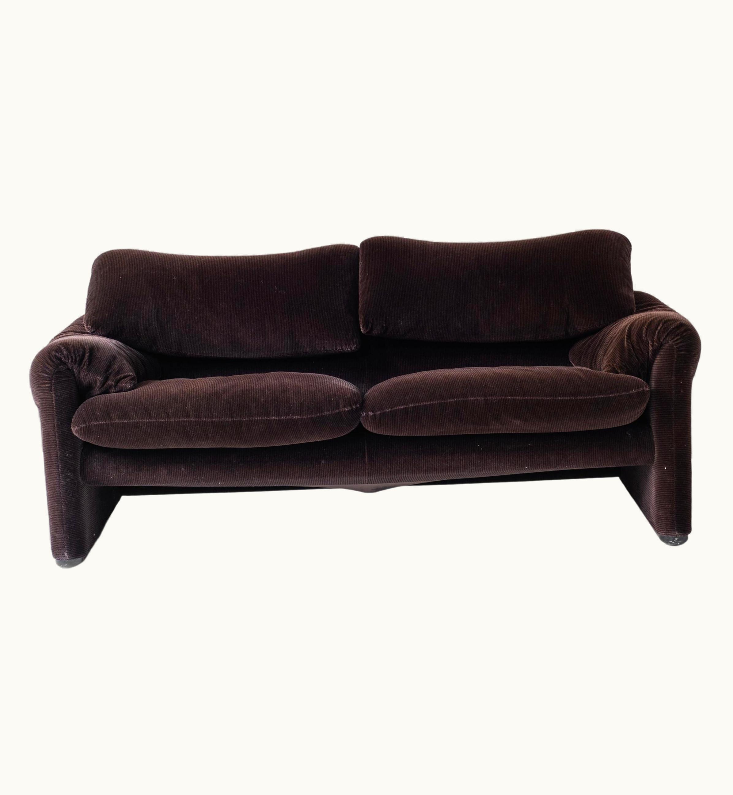 VIco Magistretti VIco Magistretti Maralunga Two-seater By VIco Magistretti For Cassina, Italy 1970s