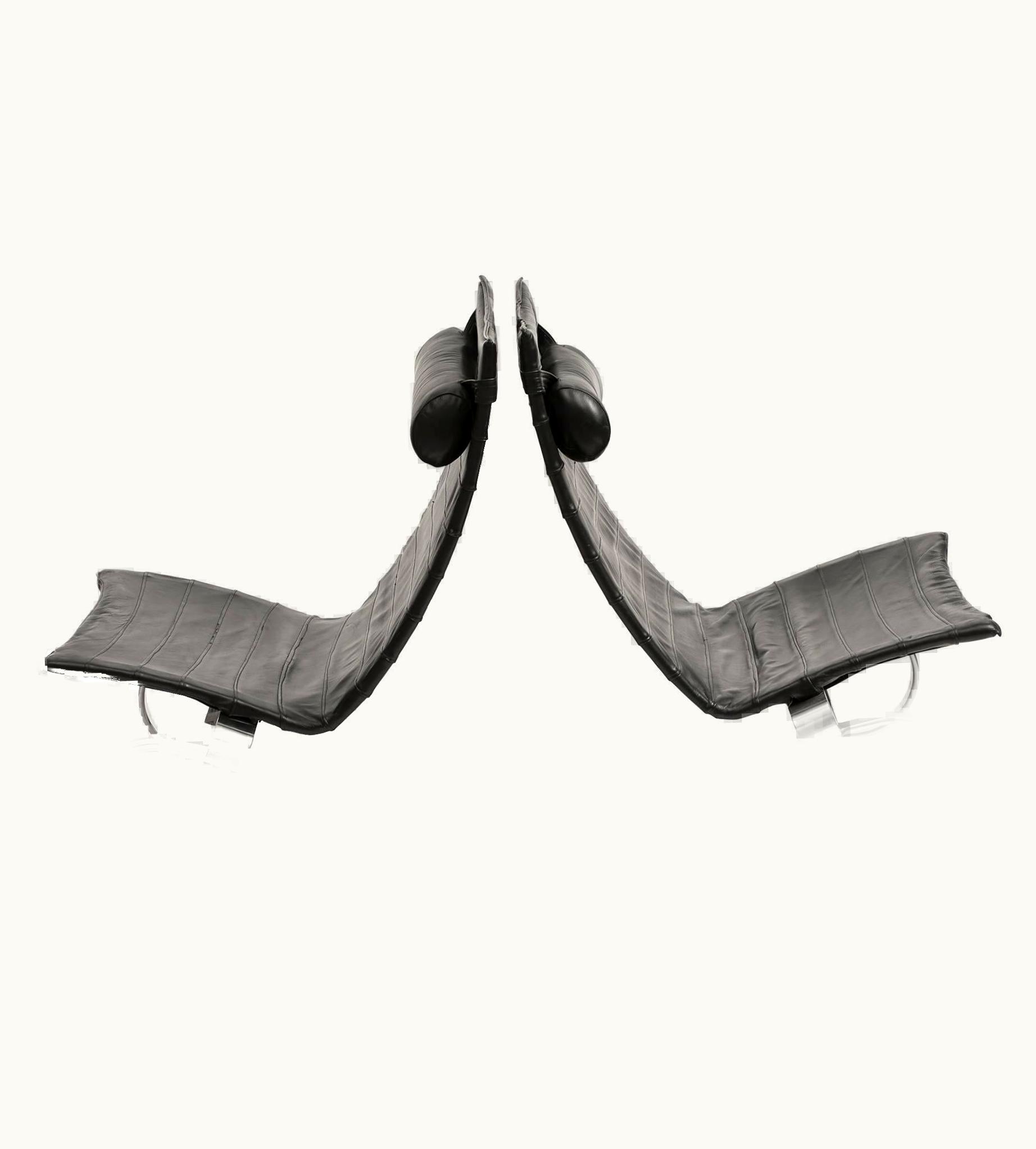 Poul Kjærholm Poul Kjærholm Pair Of PK20 Lounge Chairs By Poul Kjærholm In Black Leather, 1980s