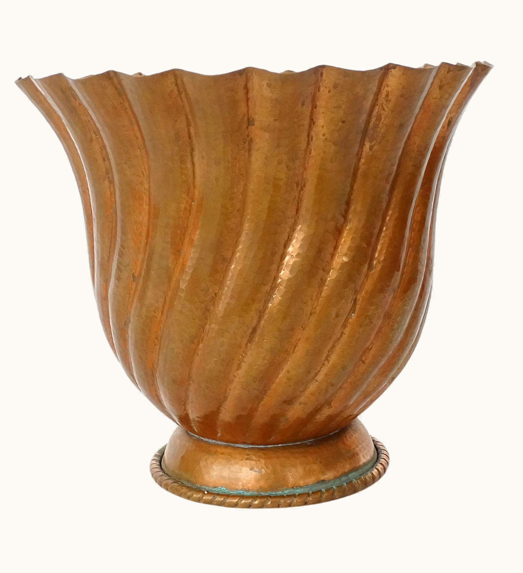 Gio Ponti Gio Ponti For Nino Ferrari Large Hammered Copper Vase, Italy, 1930s
