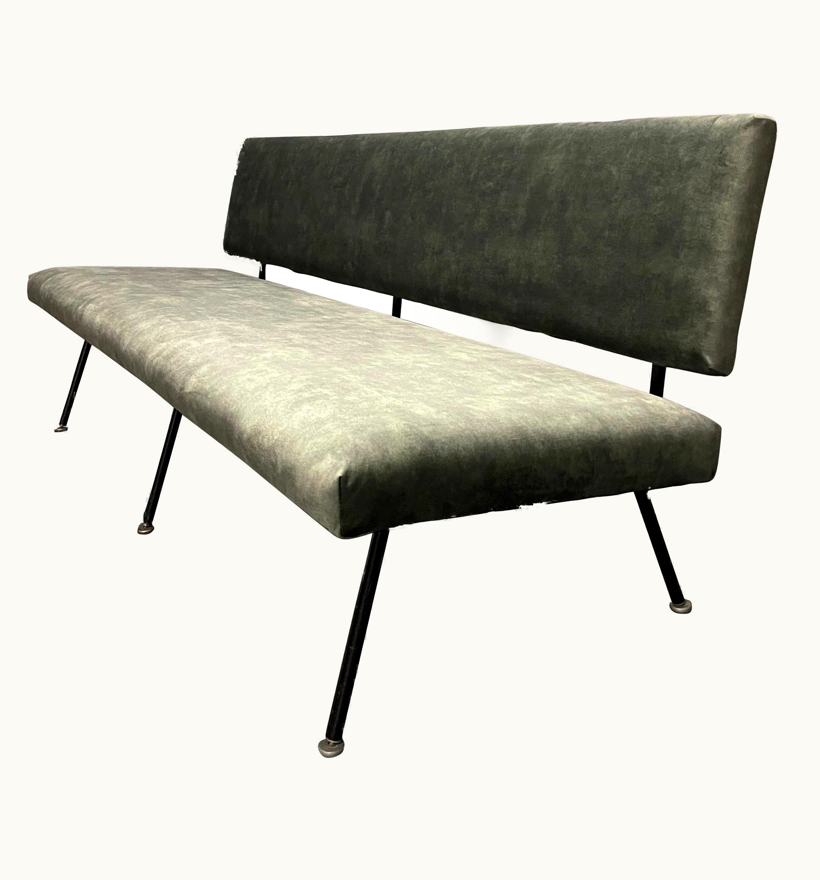 Florence Knoll Rare No. 33 Sofa By Florence Knoll