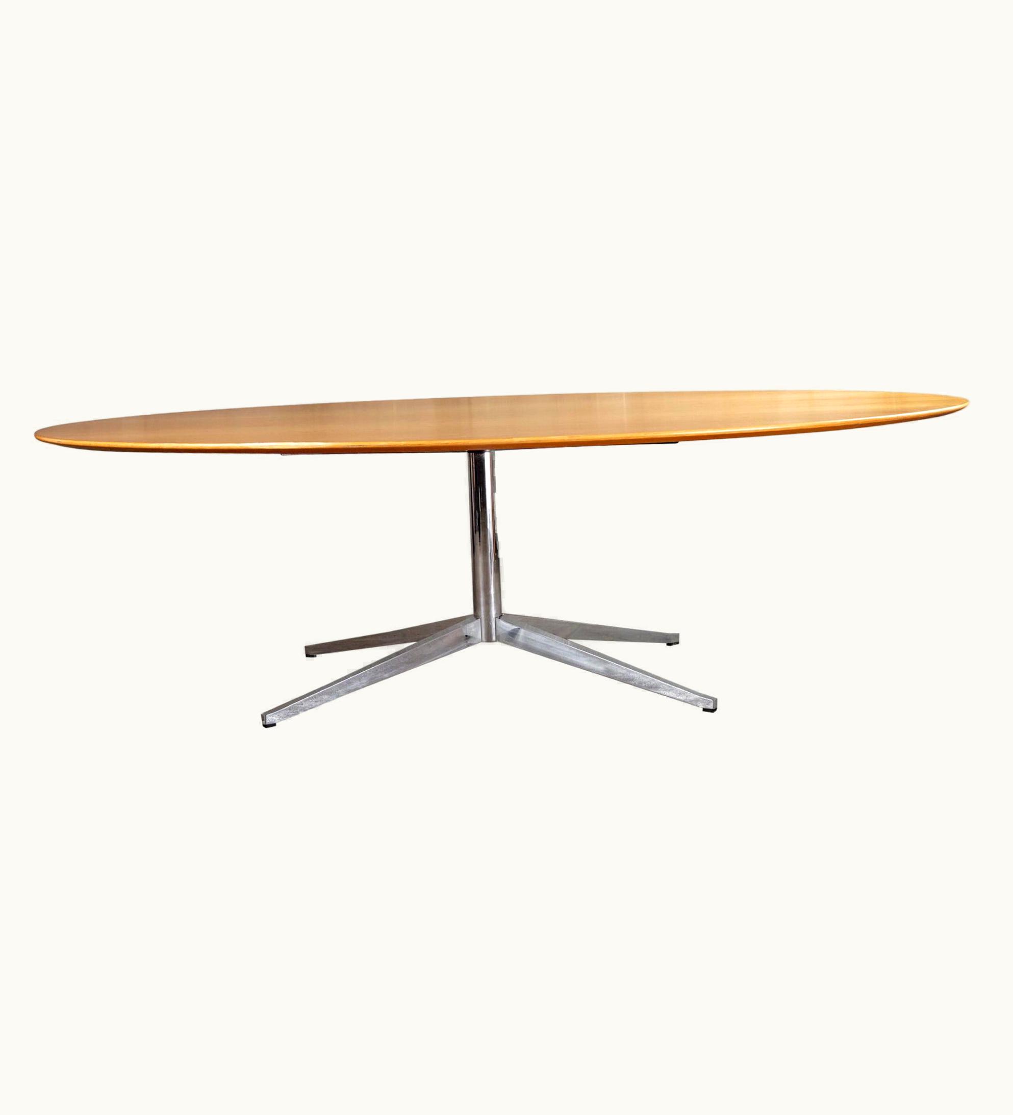 Florence Knoll Florence Knoll Oval Dining Table