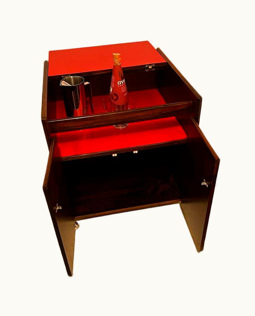 Sergio Rodrigues Sergio Rodrigues Midcentury Modern Bar Cart In Hardwood & Red Shelves By Sergio Rodrigues, Brazil