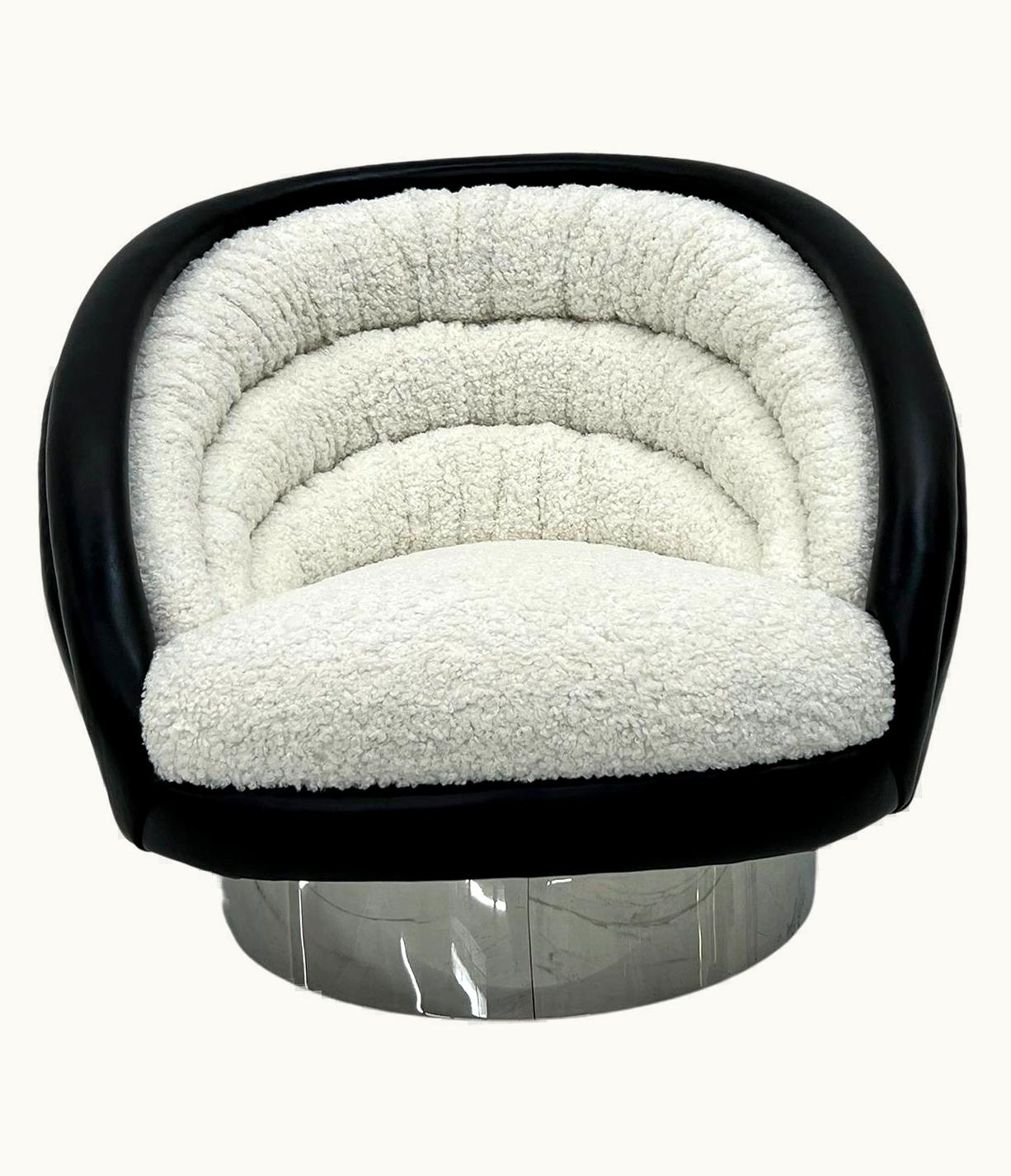 Vladimir Kagan Vladimir Kagan Crescent Lounge Chair In Ivory Boucle And Black Leather, 1970's