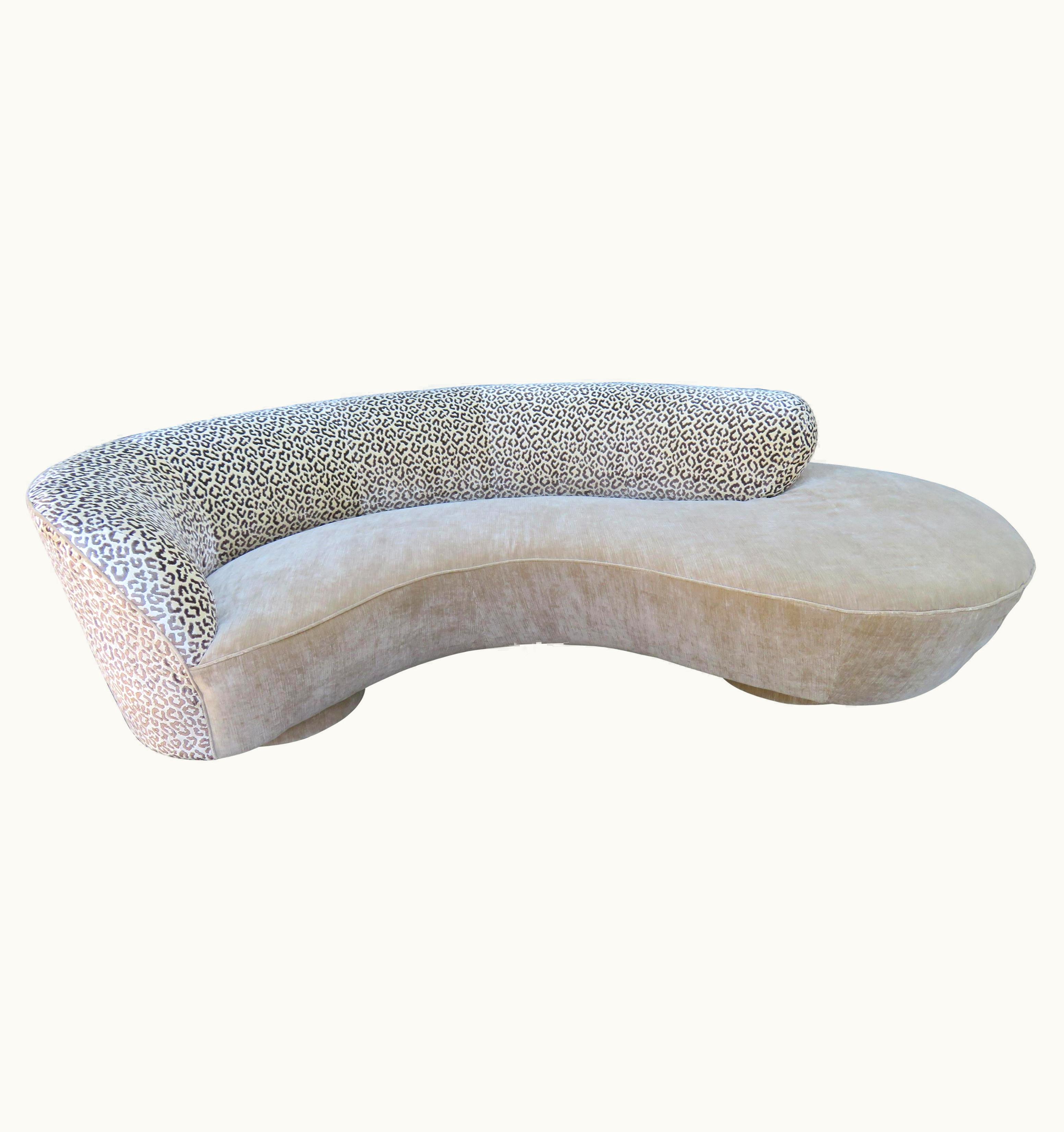 Vladimir Kagan Vladimir Kagan Stunning Vladimir Kagan Curved Serpentine Cloud Sofa Mid-Century Modern