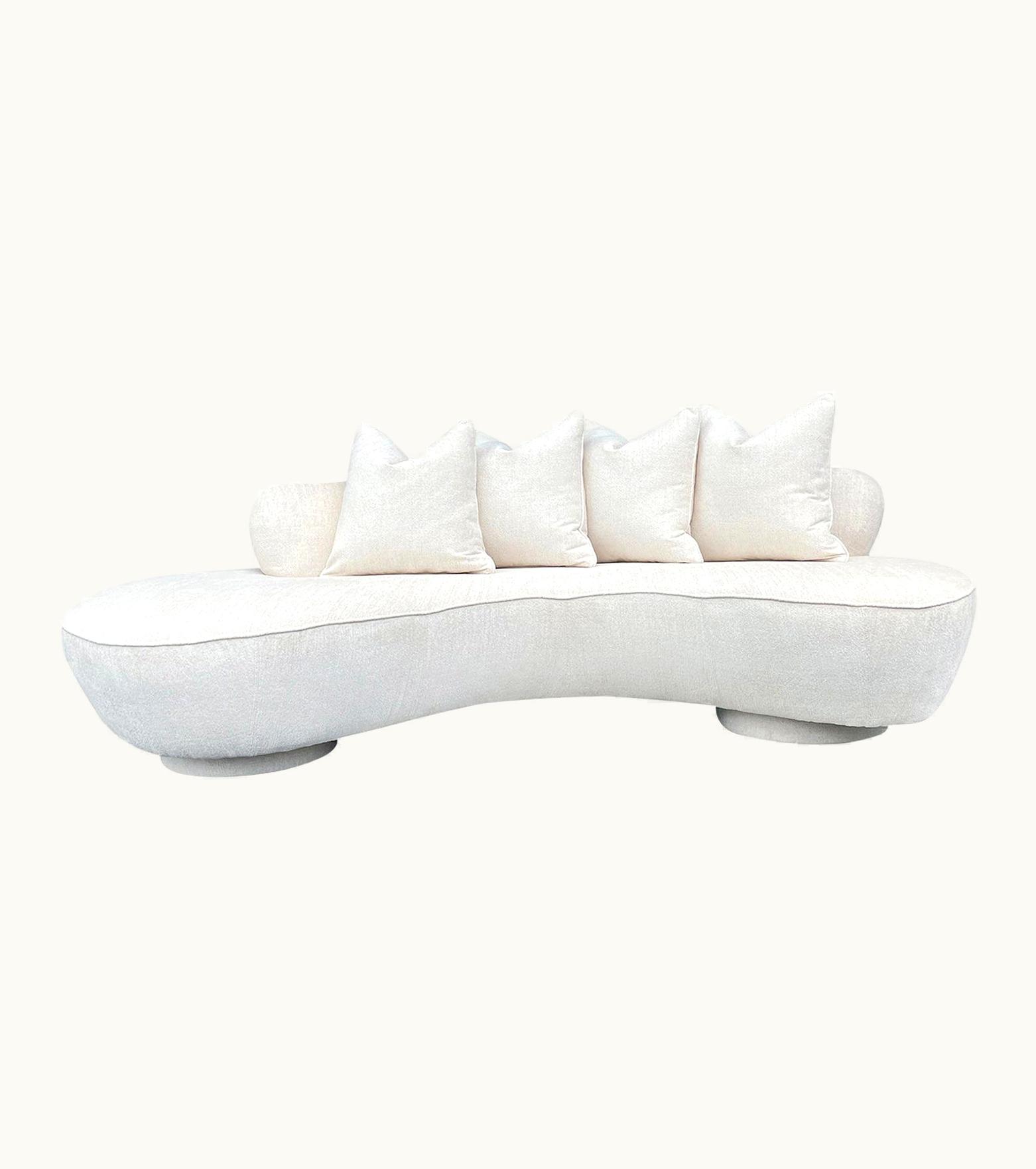 Vladimir Kagan Vladimir Kagan 20th Century White American Directional Sofa, Curved Settee By Vladimir Kagan