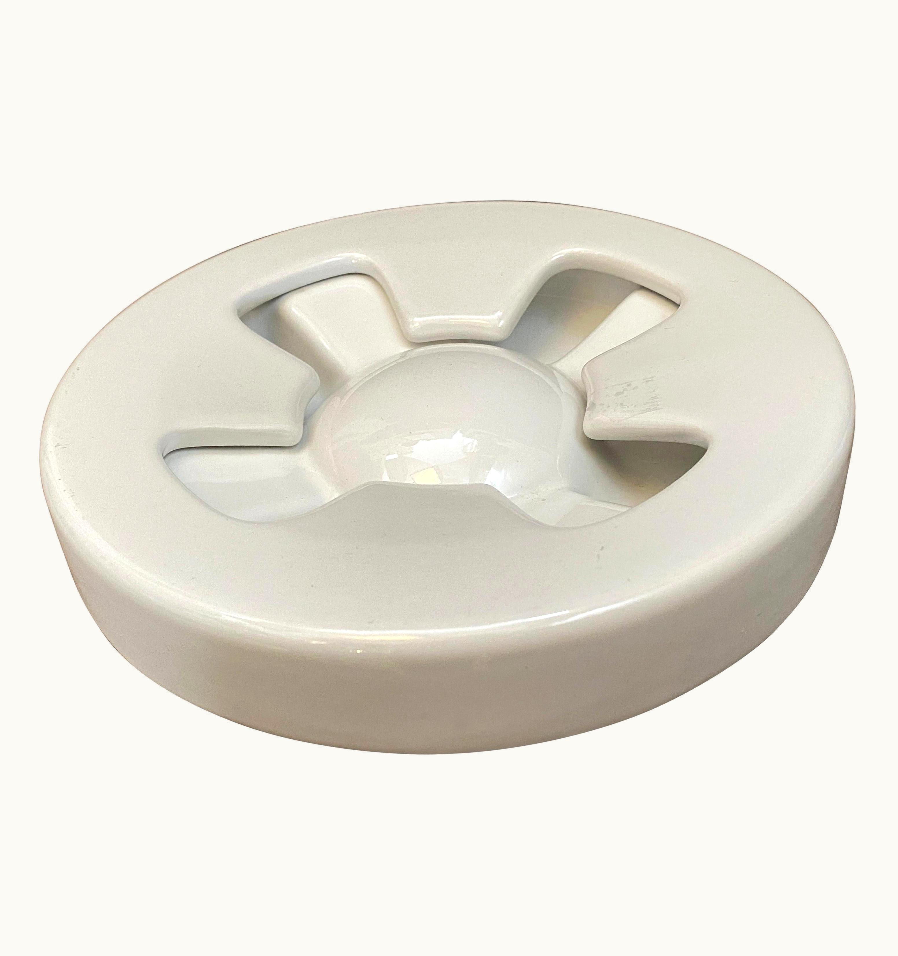 Angelo Mangiarotti Angelo Mangiarotti 1970s Iconic Modernist White Ceramic Ashtray By Mangiarotti For F.lli Brambilla
