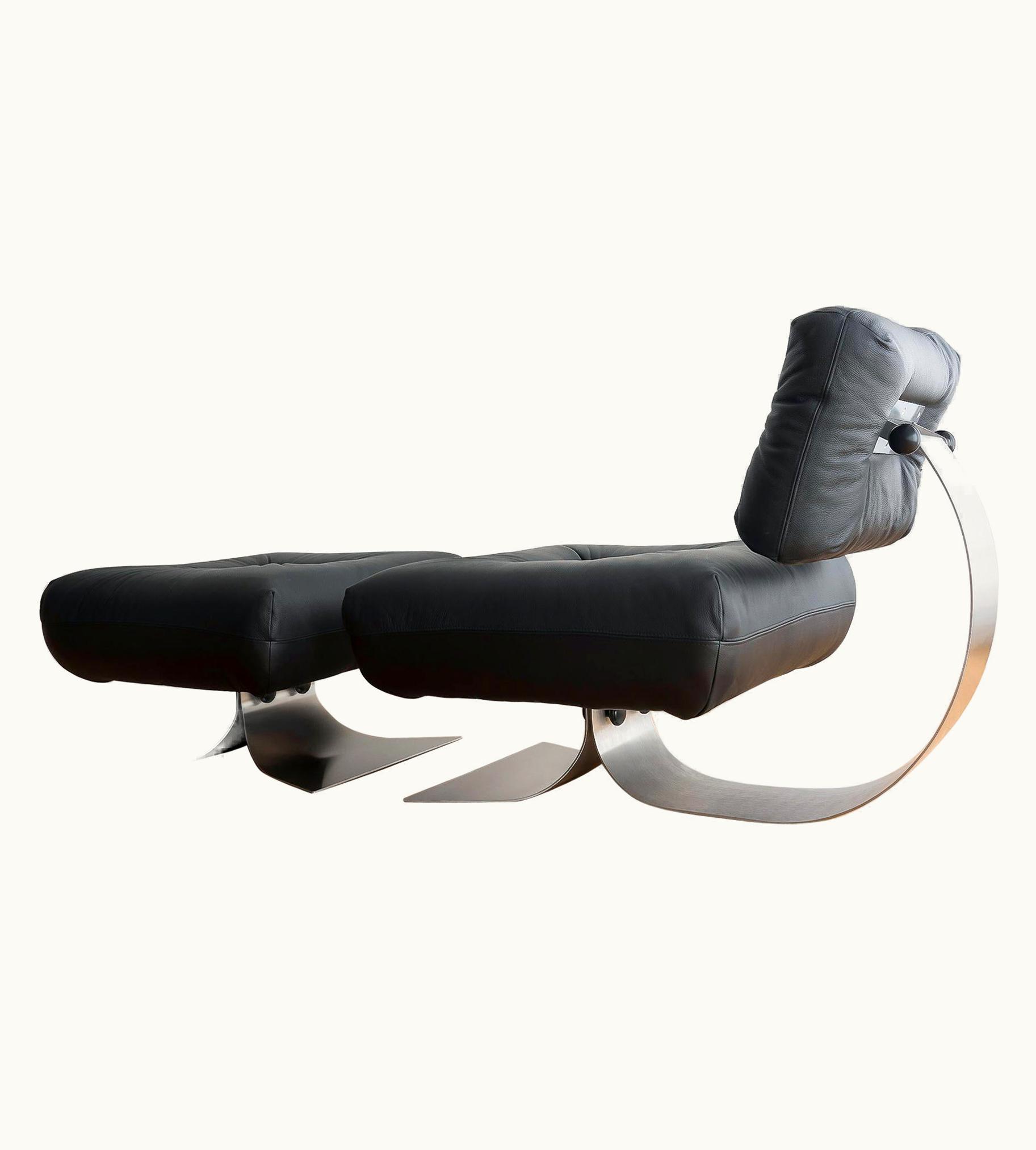 Oscar Niemeyer Alta Chair By Oscar Niemeyer & Anna Maria Niemeyer For Mobilier International