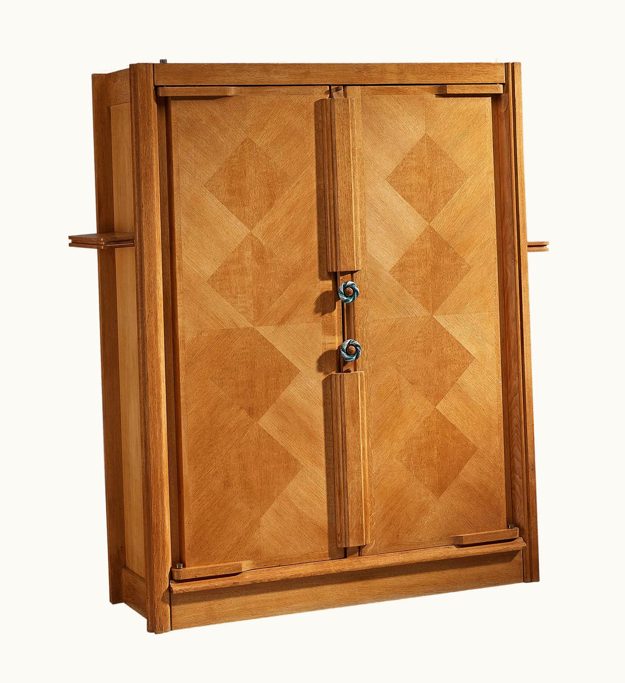 Guillerme et Chambron Guillerme et Chambron Large Cabinet In Oak With Ceramic Handles UZ0198534