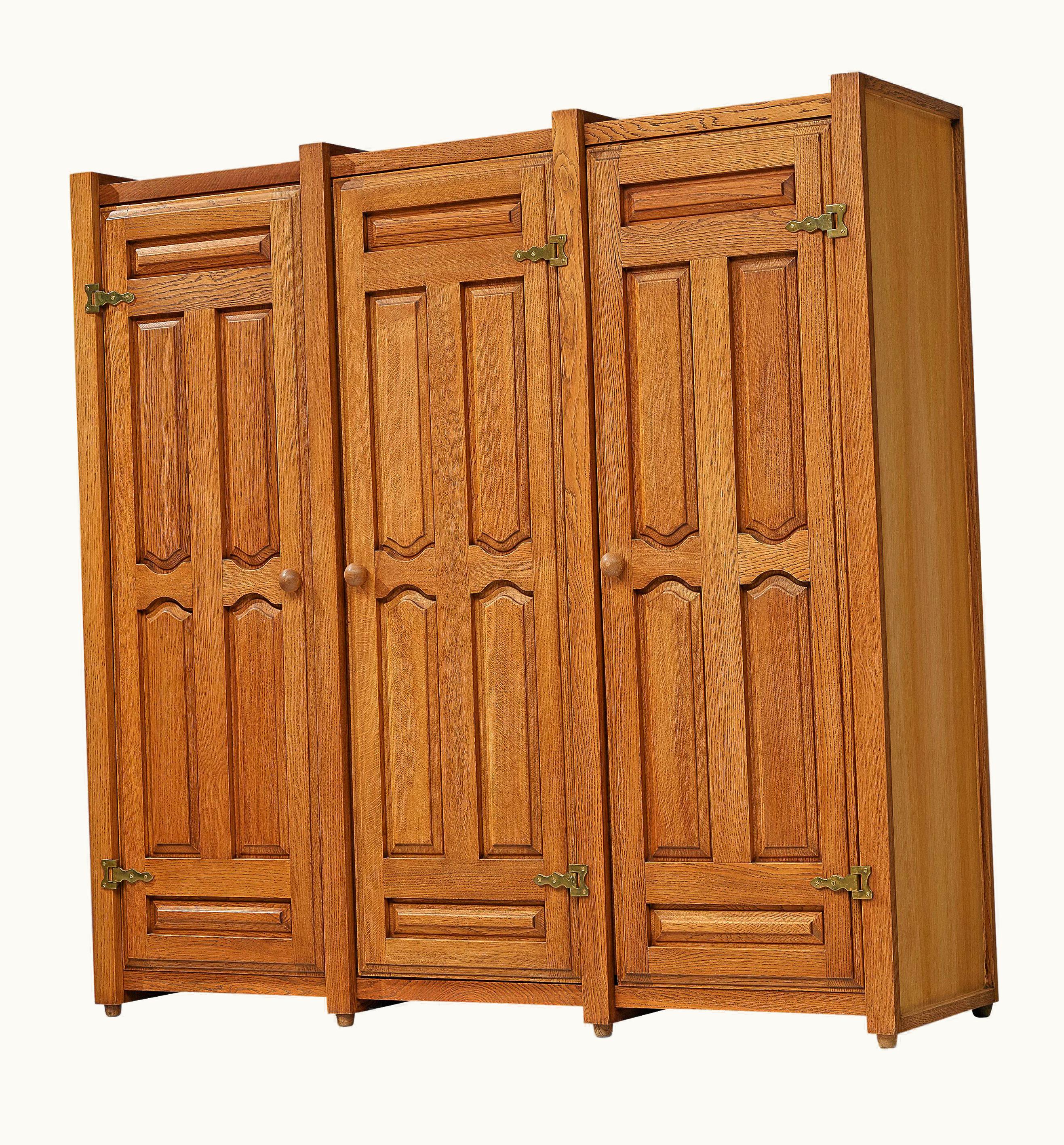 Guillerme et Chambron Guillerme et Chambron Wardrobe In Oak