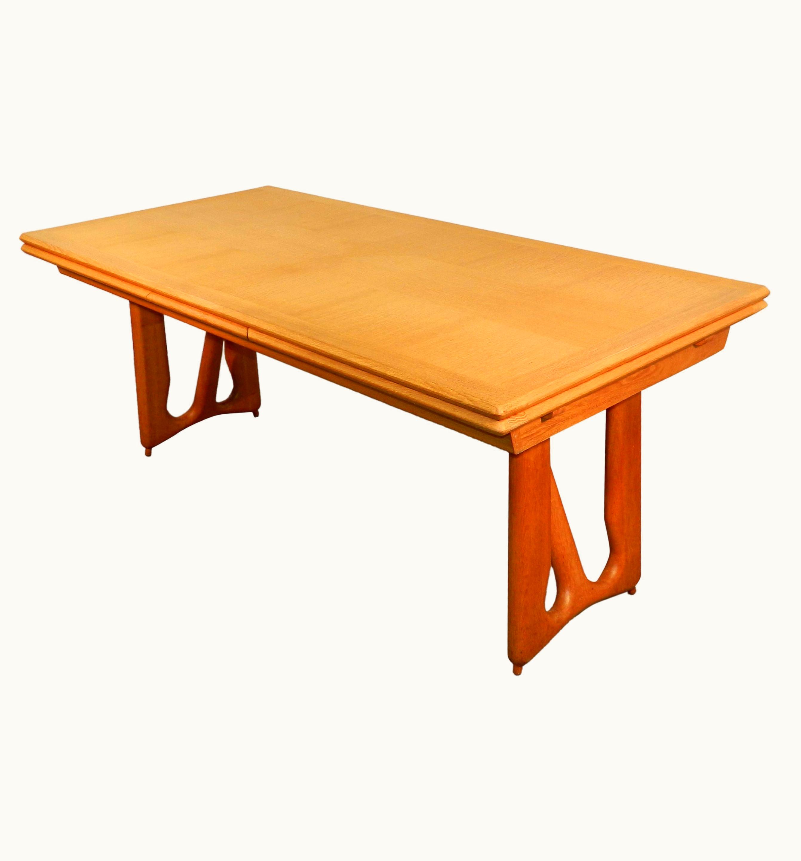 Guillerme et Chambron Guillerme et Chambron, Table, Modele "A L'italienne"