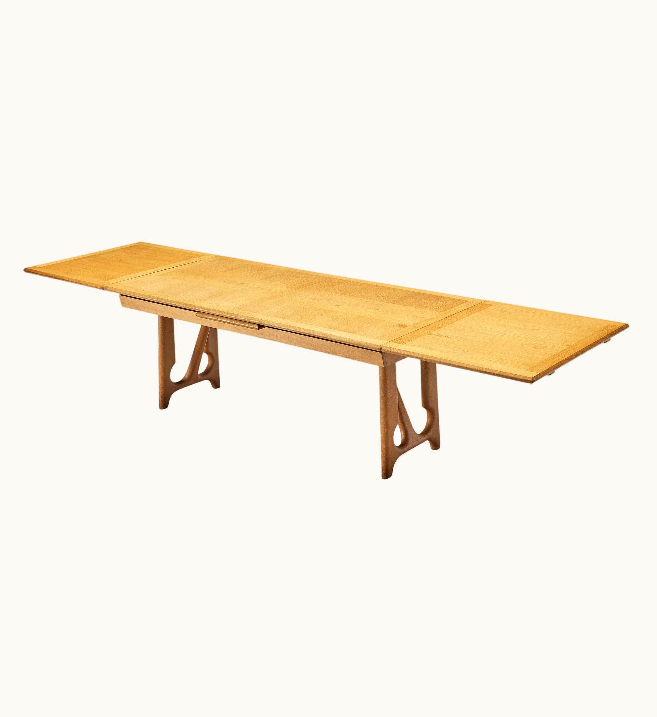 Guillerme et Chambron Guillerme et Chambron Extendable Dining Table In Oak UZ0198926