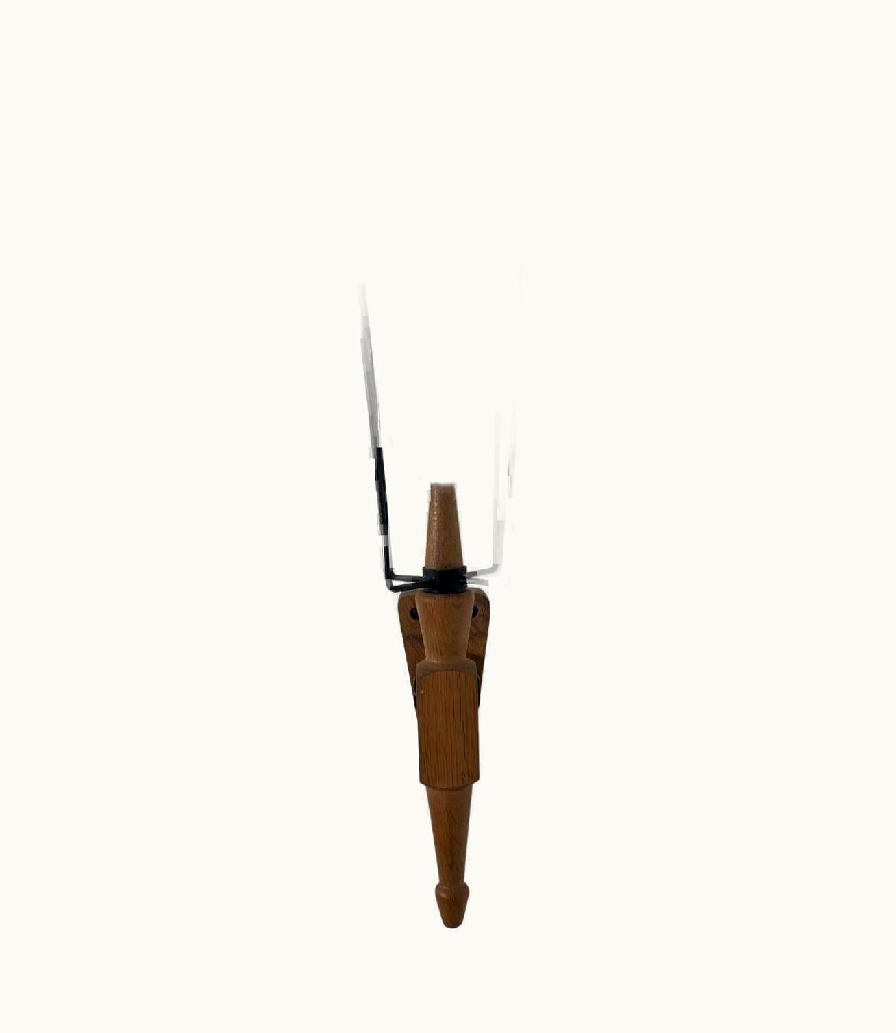 Guillerme et Chambron Guillerme et Chambron Mid-Century Oak Single Wall Light