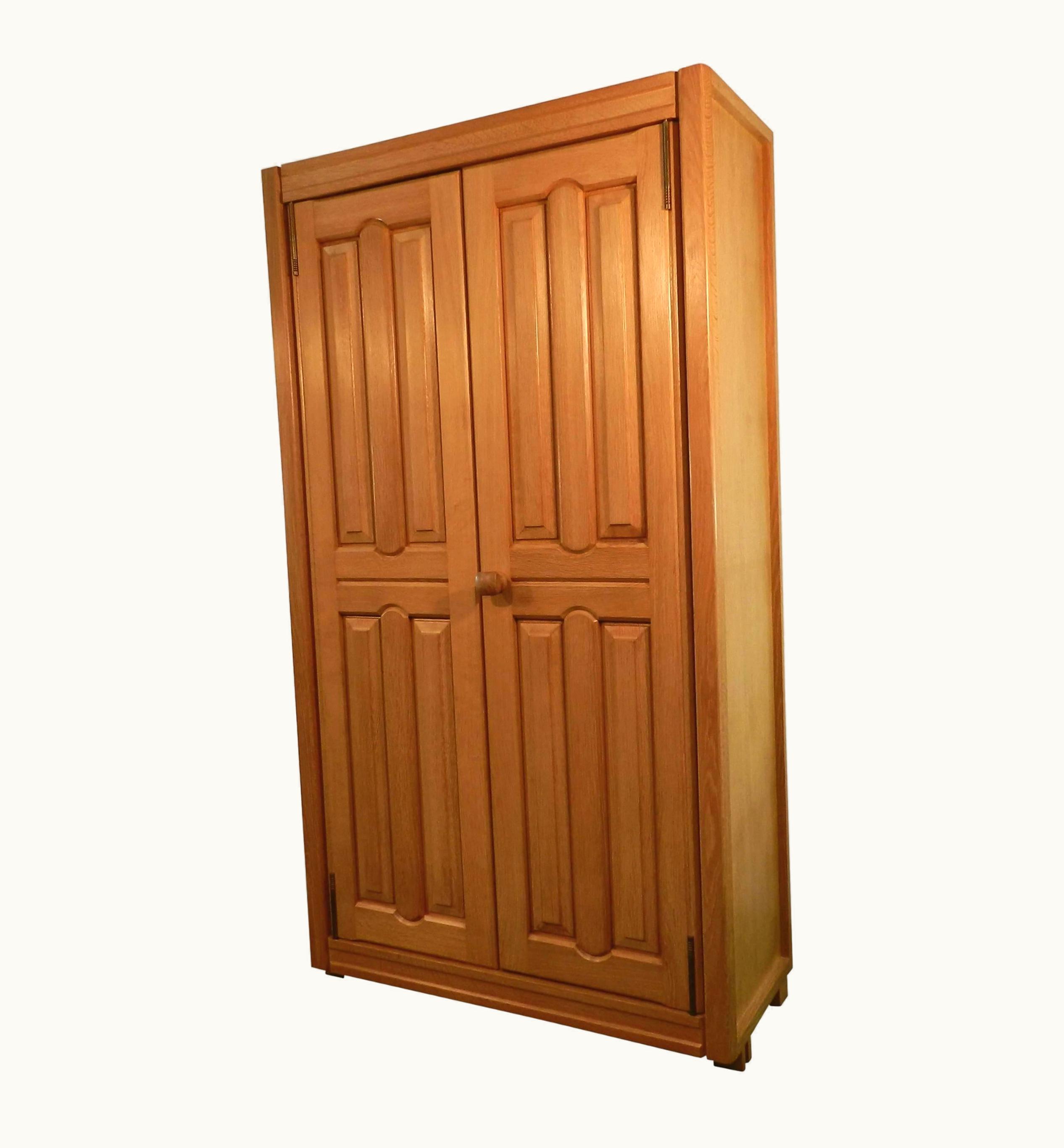 Guillerme et Chambron Guillerme et Chambron, 1970 Oak Dresser, Votre Maison Edition UZ0198974